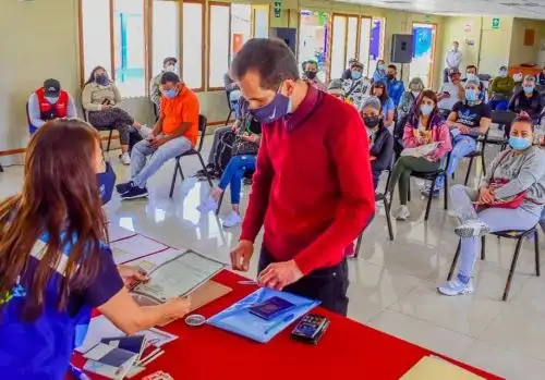 Más de 80 ciudadanos extranjeros residentes en la ciudad de Huaraz, región Áncash, formalizaron su estadía en el Perú. Foto: ANDINA/Difusión.
