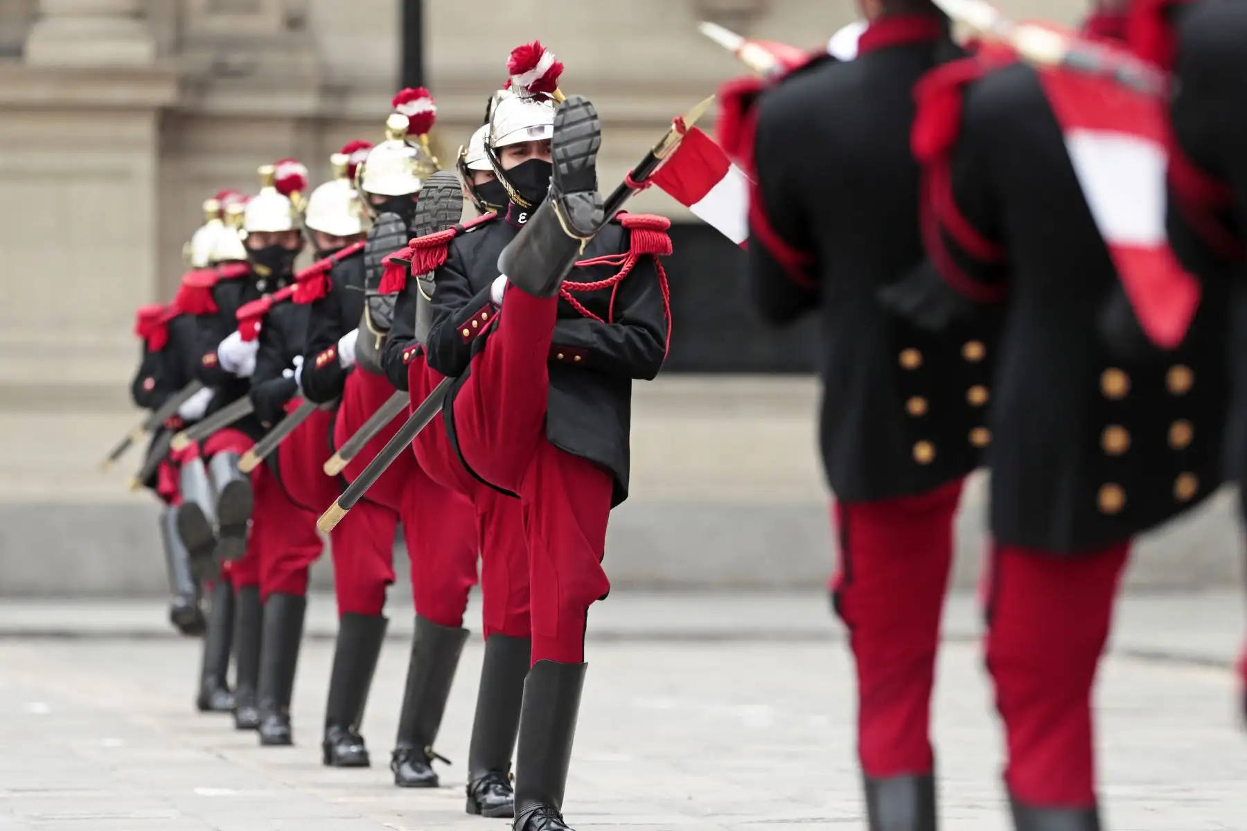 El presidente de la República, Pedro Castillo, encabezó ceremonia de cambio de guardia en el Patio de Honor de Palacio de Gobierno. Foto: ANDINA/Prensa Presidencia