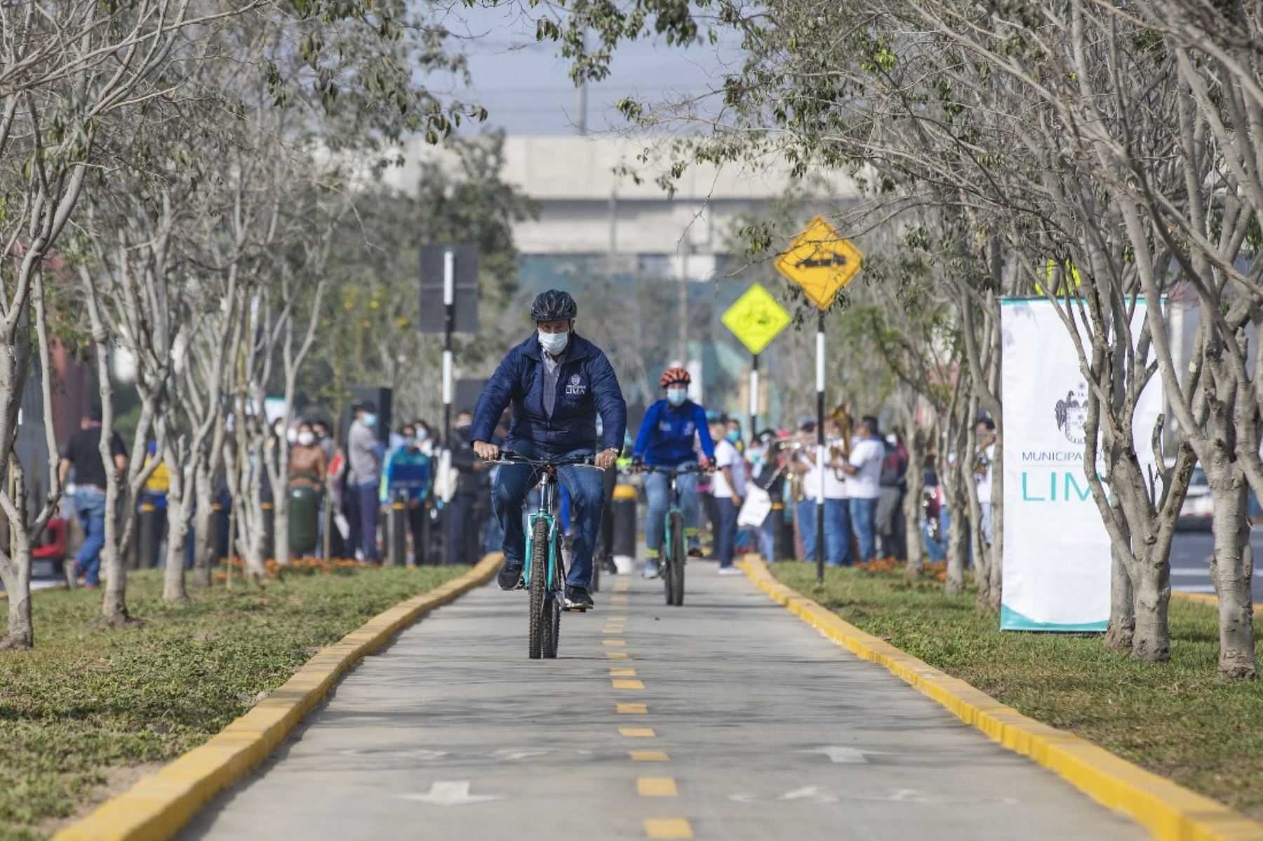 San Juan de Lurigancho: alcalde de Lima entrega nueva ciclovía en avenida Los Tusilagos. Foto: ANDINA/difusión.