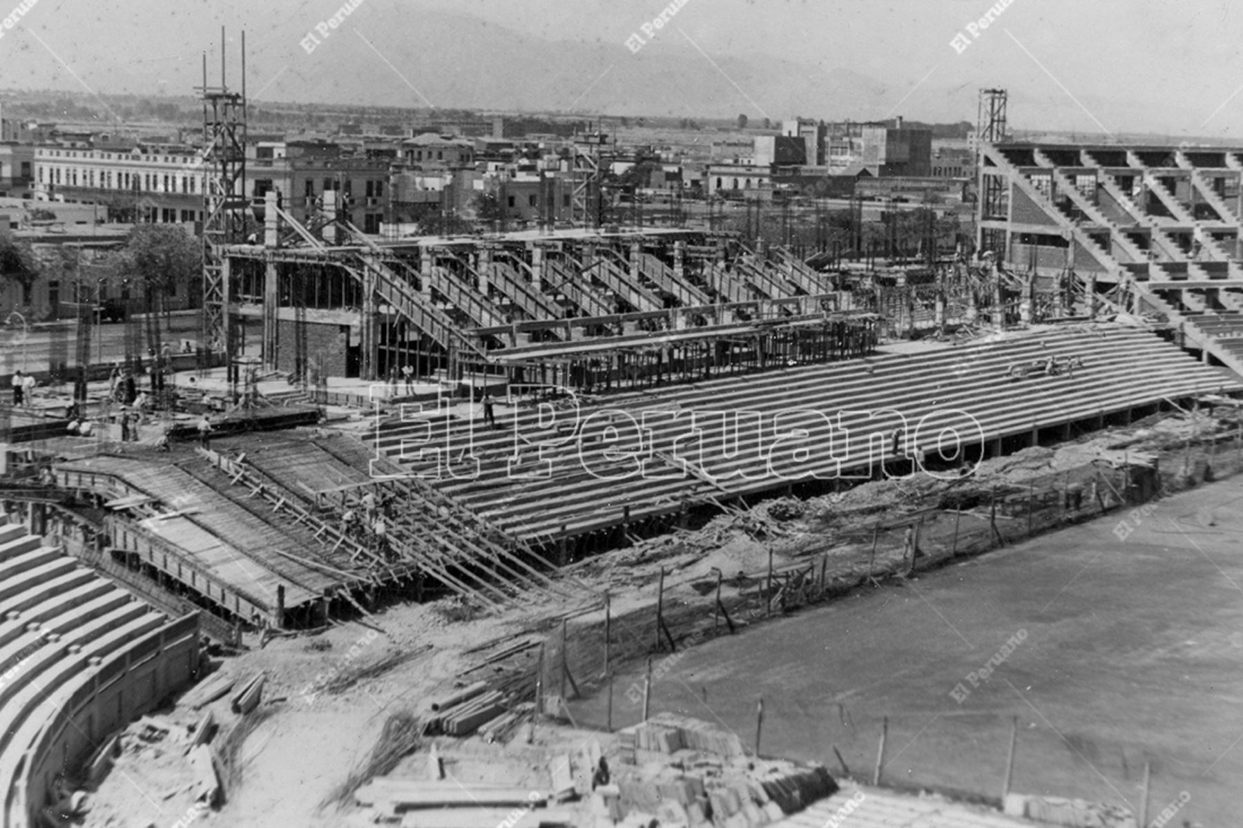 Lima - 26 abril 1952 / Construcción del Estadio Nacional. Foto: Archivo Histórico de El Peruano