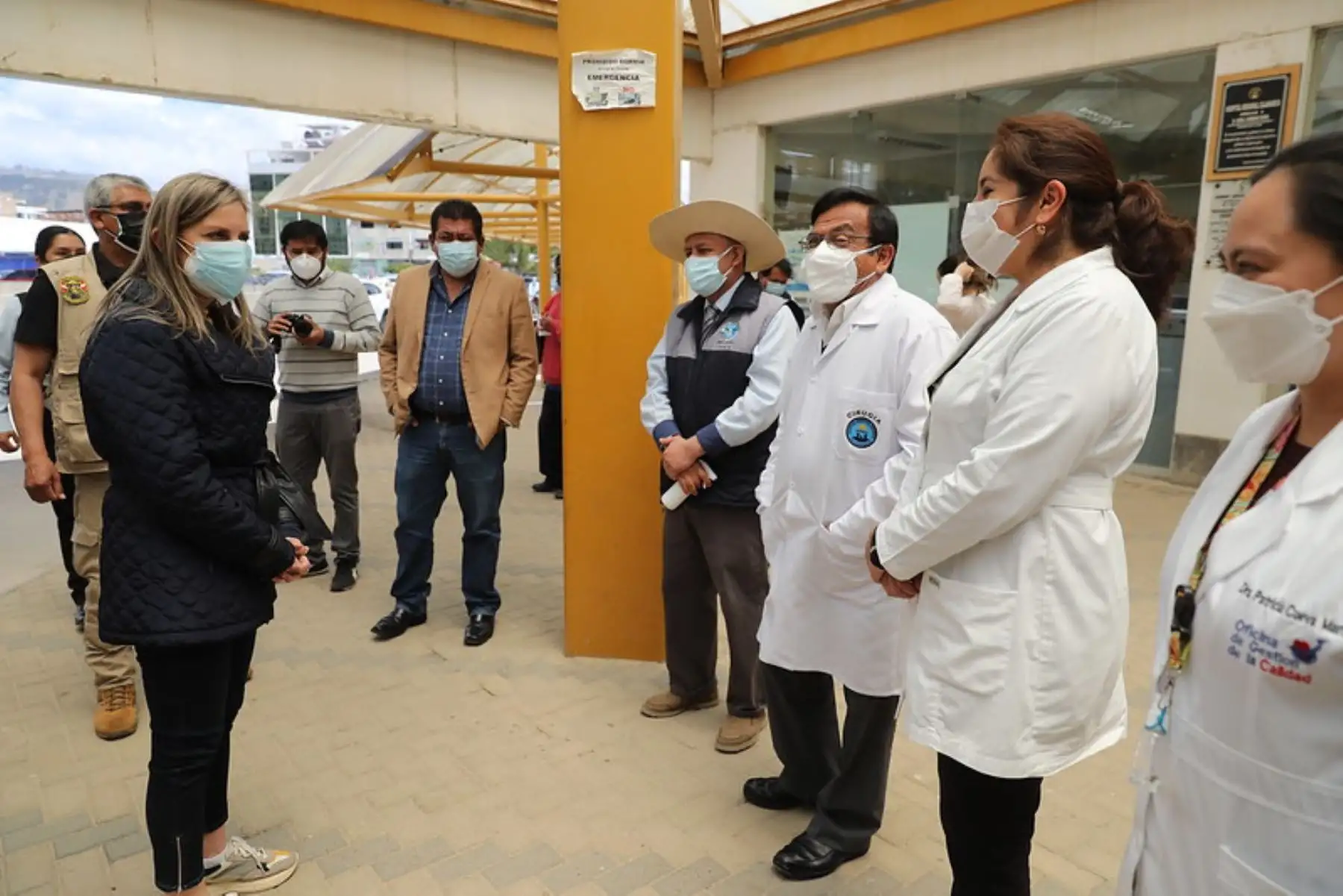 Una delegación de parlamentarios, liderada por la presidenta Maricarmen Alva Prieto, llegó hoy a la ciudad de Cajamarca para participar de la sesión descentralizada del Pleno del Congreso del jueves 28, y cumplir otras actividades como reunirse con autoridades y escuchar las demandas de la población. Foto: Congreso