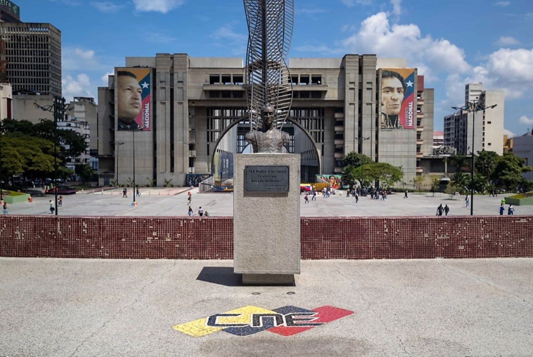 Fotografía de las instalaciones del Consejo Nacional Electoral (CNE), el 25 de octubre del 2021, en Caracas (Venezuela). Foto: Efe.