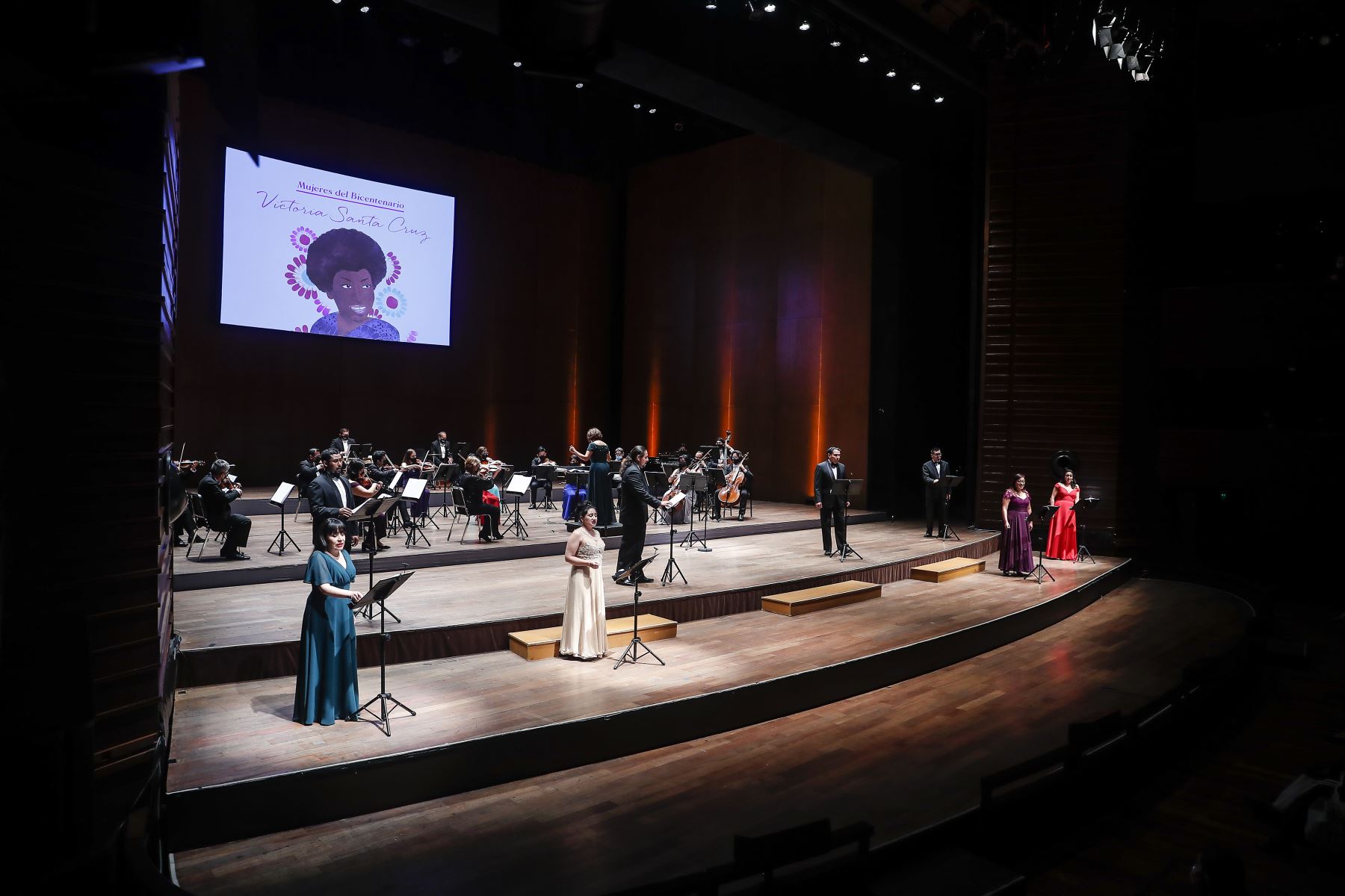 El Ministerio de Cultura organizó el concierto sinfónico Mujeres del Bicentenario en homenaje a Victoria Santa Cruz, a cargo de la Orquesta Sinfónica Nacional del Perú y el Coro Nacional del Perú en el Gran Teatro Nacional. Foto: ANDINA/Renato Pajuelo