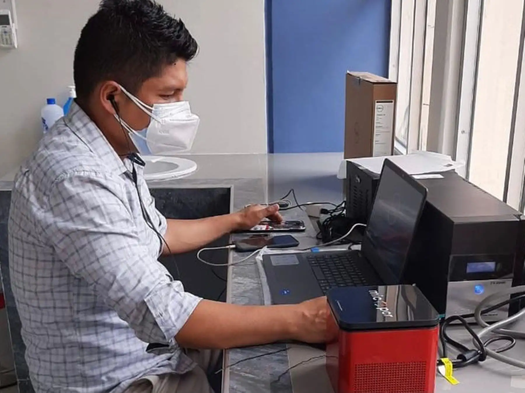 El Instituto Nacional de Salud envió insumos y equipos a seis regiones del país para fortalecer el diagnóstico molecular del covid-19.
