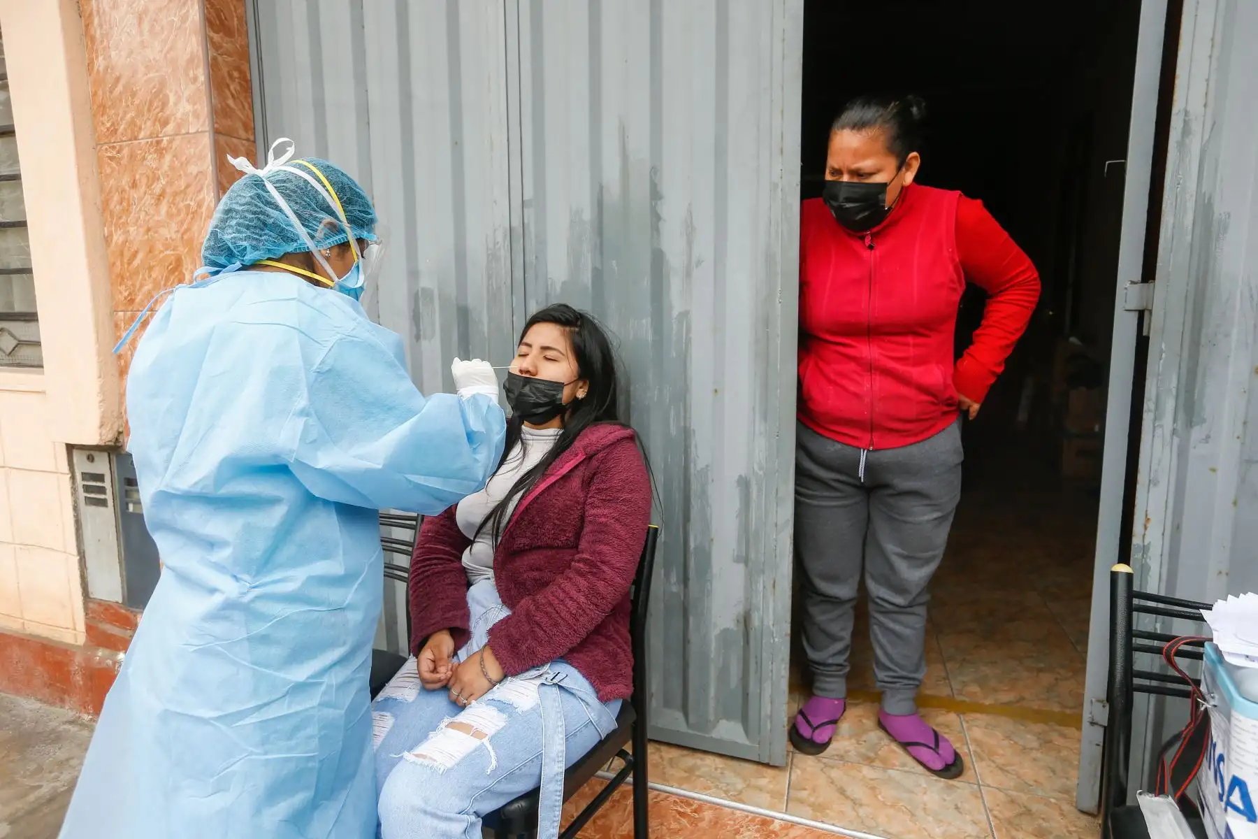 Minsa realiza pruebas moleculares gratuitas a la población de San Juan de Miraflores.
Foto: Minsa