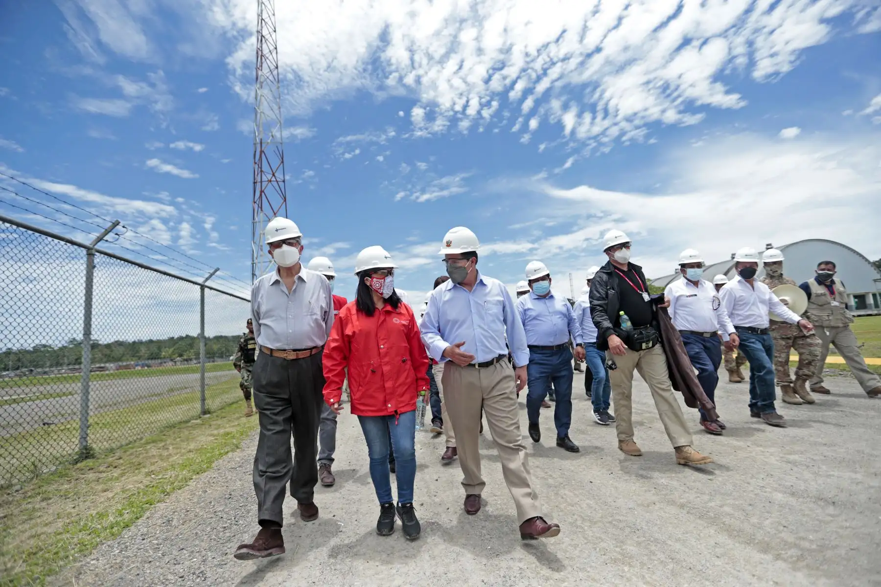 Presidente de la República, Pedro Castillo, realiza sobrevuelo y visita el yacimiento gasífero del consorcio Camisea en la región Cusco.
Foto: Presidencia Perú