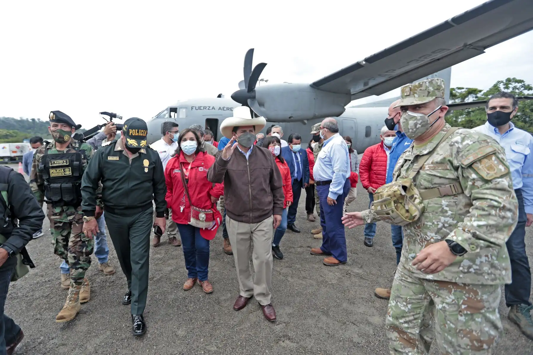 Presidente de la República, Pedro Castillo, realiza sobrevuelo y visita el yacimiento gasífero del consorcio Camisea en la región Cusco.
Foto: Presidencia Perú