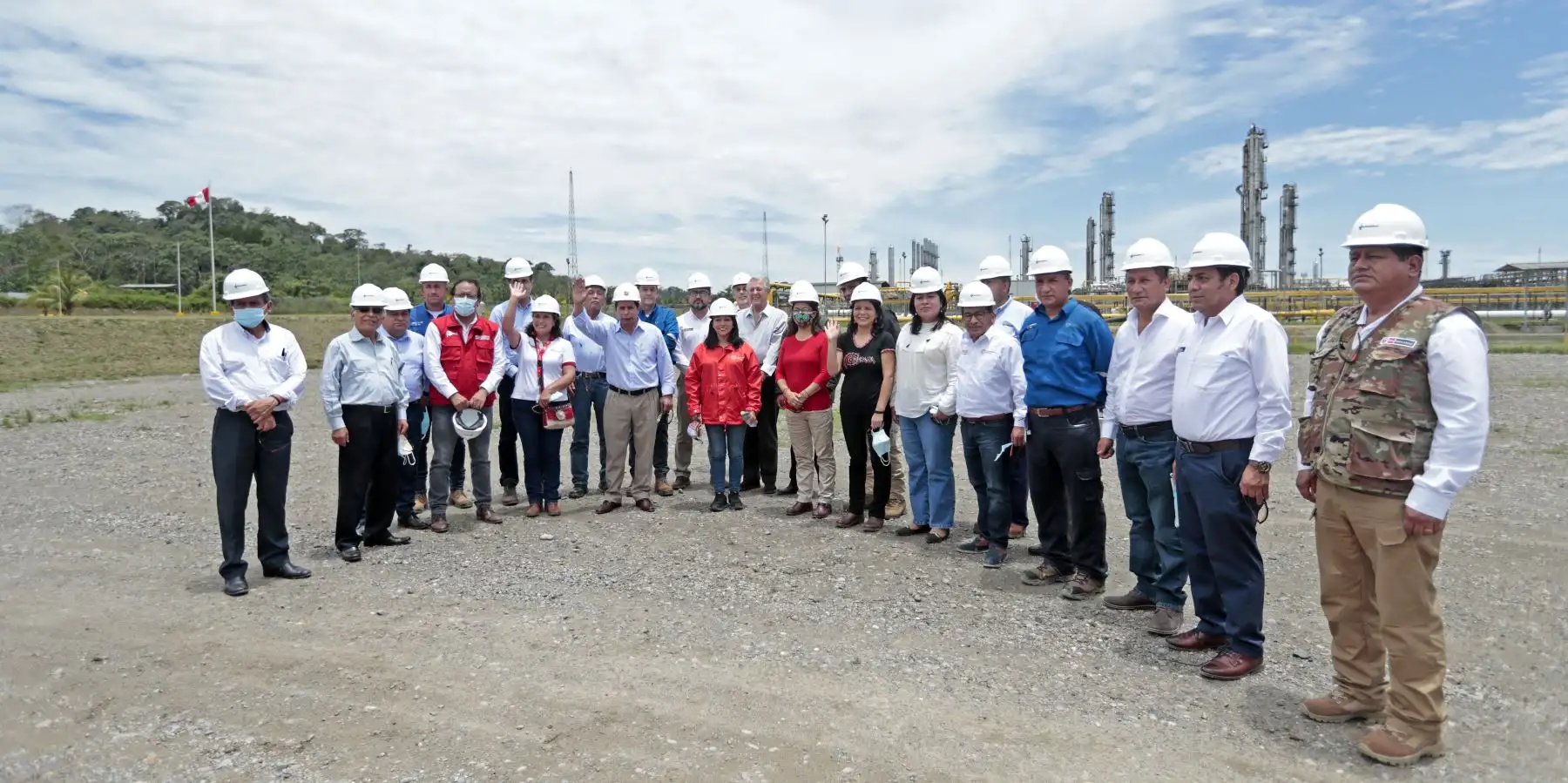 Presidente de la República, Pedro Castillo, realiza sobrevuelo y visita el yacimiento gasífero del consorcio Camisea en la región Cusco.
Foto: Presidencia Perú