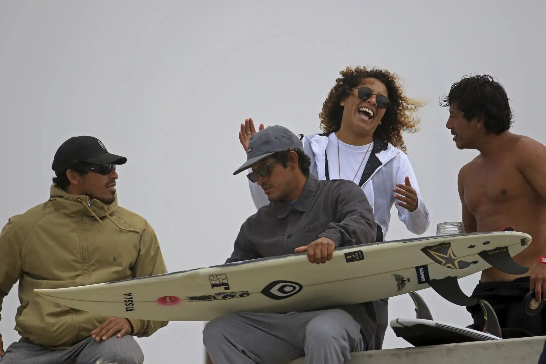 Así de desarrolló la primera fecha de la “Copa Bicentenario de Tabla 2021” en la playa de Punta Rocas. La competencia se llevará cabo del 29 al 31 de octubre y contará con la participación de los mejores representantes del Perú y de otros países. Foto: Lima Legado/Germán Falcón