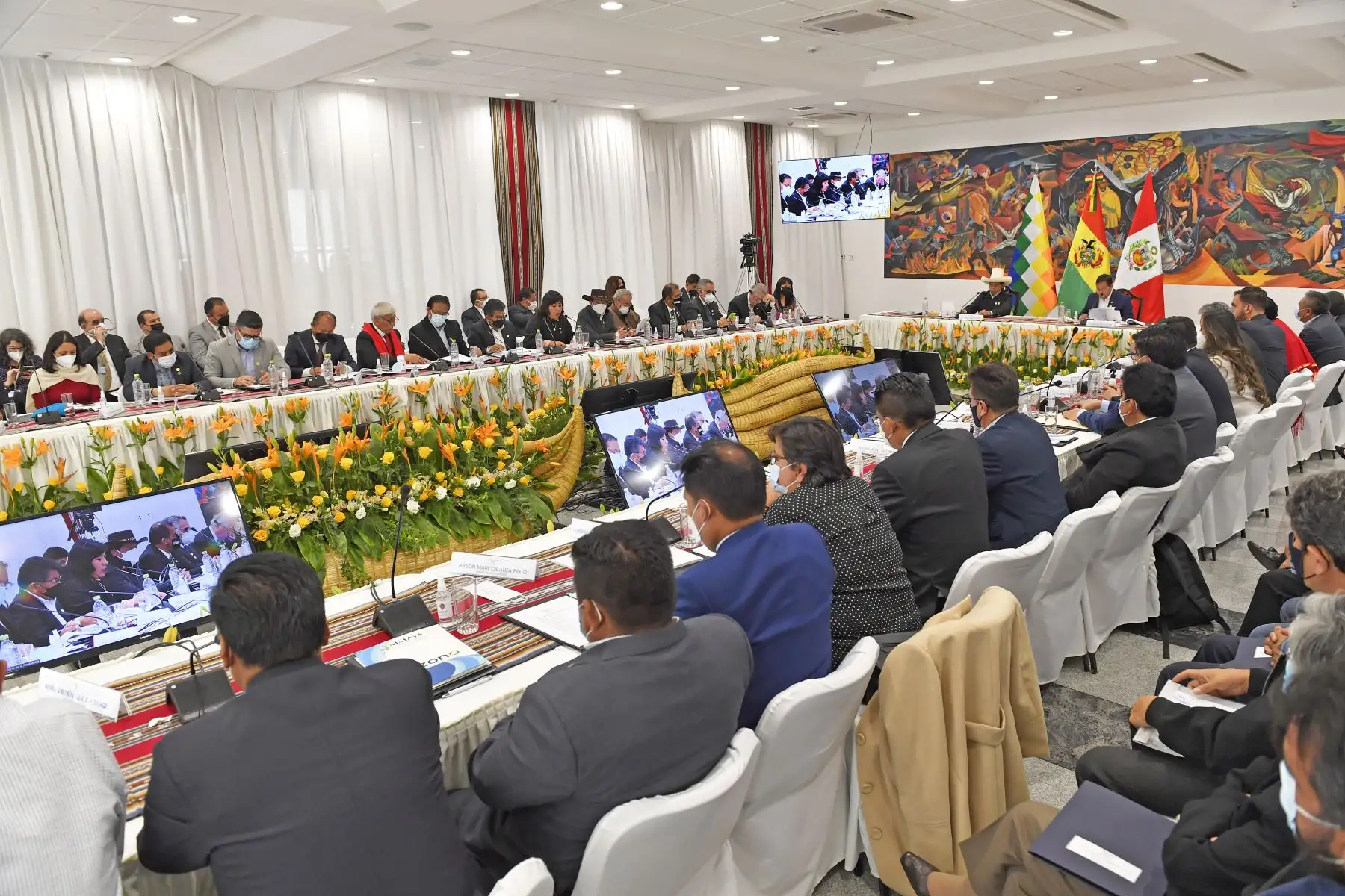 El presidente de la República, Pedro Castillo, junto a su homólogo boliviano, Luis Arce, participan del VI Gabinete Binacional que se desarrolla en la ciudad de La Paz. Foto: ANDINA/Prensa Presidencia
