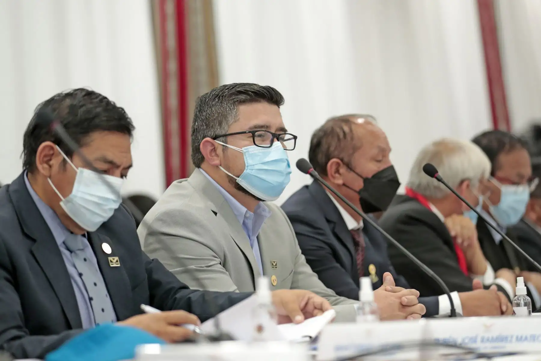 El presidente de la República, Pedro Castillo, junto a su homólogo boliviano, Luis Arce, participan del VI Gabinete Binacional que se desarrolla en la ciudad de La Paz. Participa también el ministro de Vivienda, Geiner Alvarado. Foto: ANDINA/Prensa Presidencia