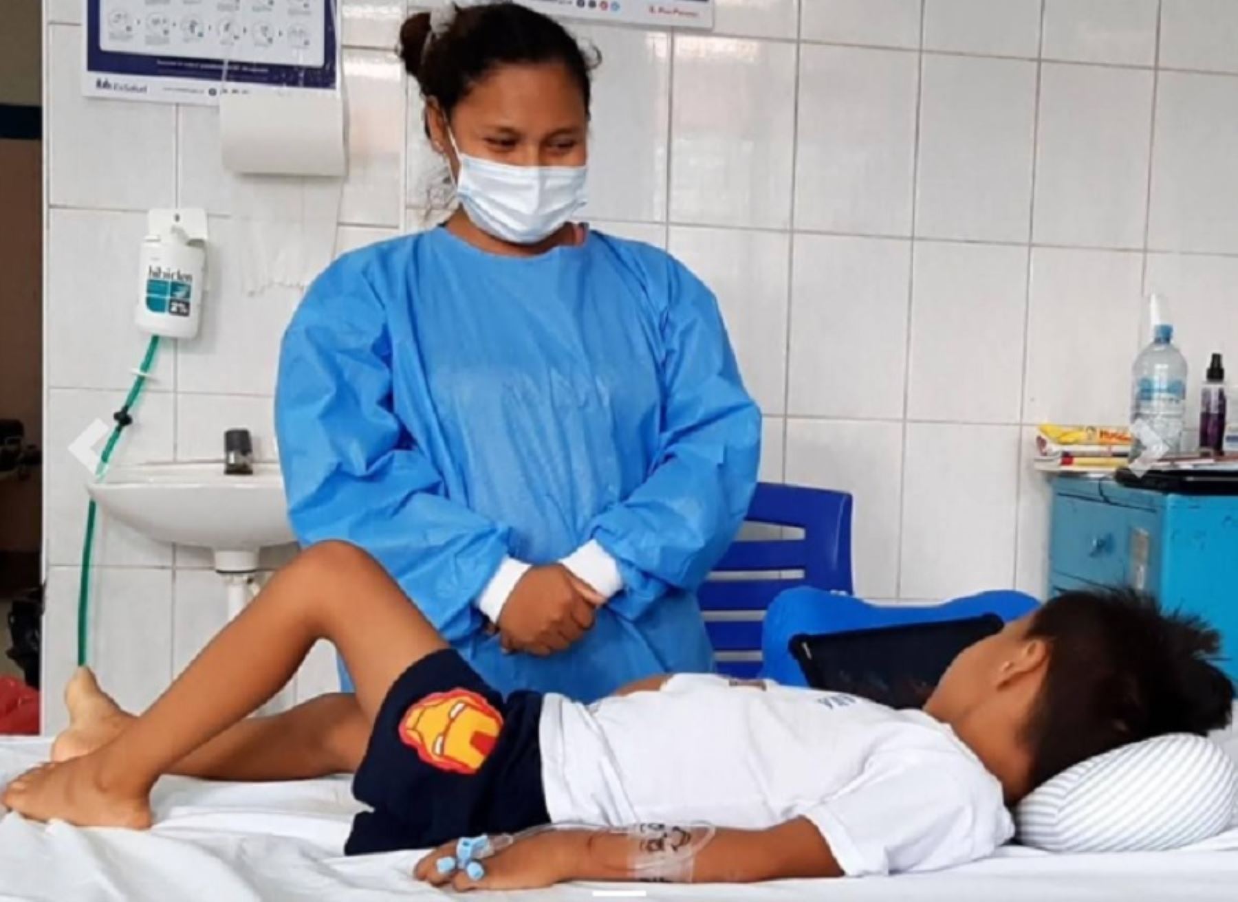 Médicos de EsSalud Loreto extrajeron un tumor a un menor de 4 años, de iniciales E. A. D. H., quien lo tenía alojado en su intestino delgado, según informó el cirujano pediatra Alex Ponce Ibaceta del Hospital III Iquitos, a cargo de la operación quirúrgica.