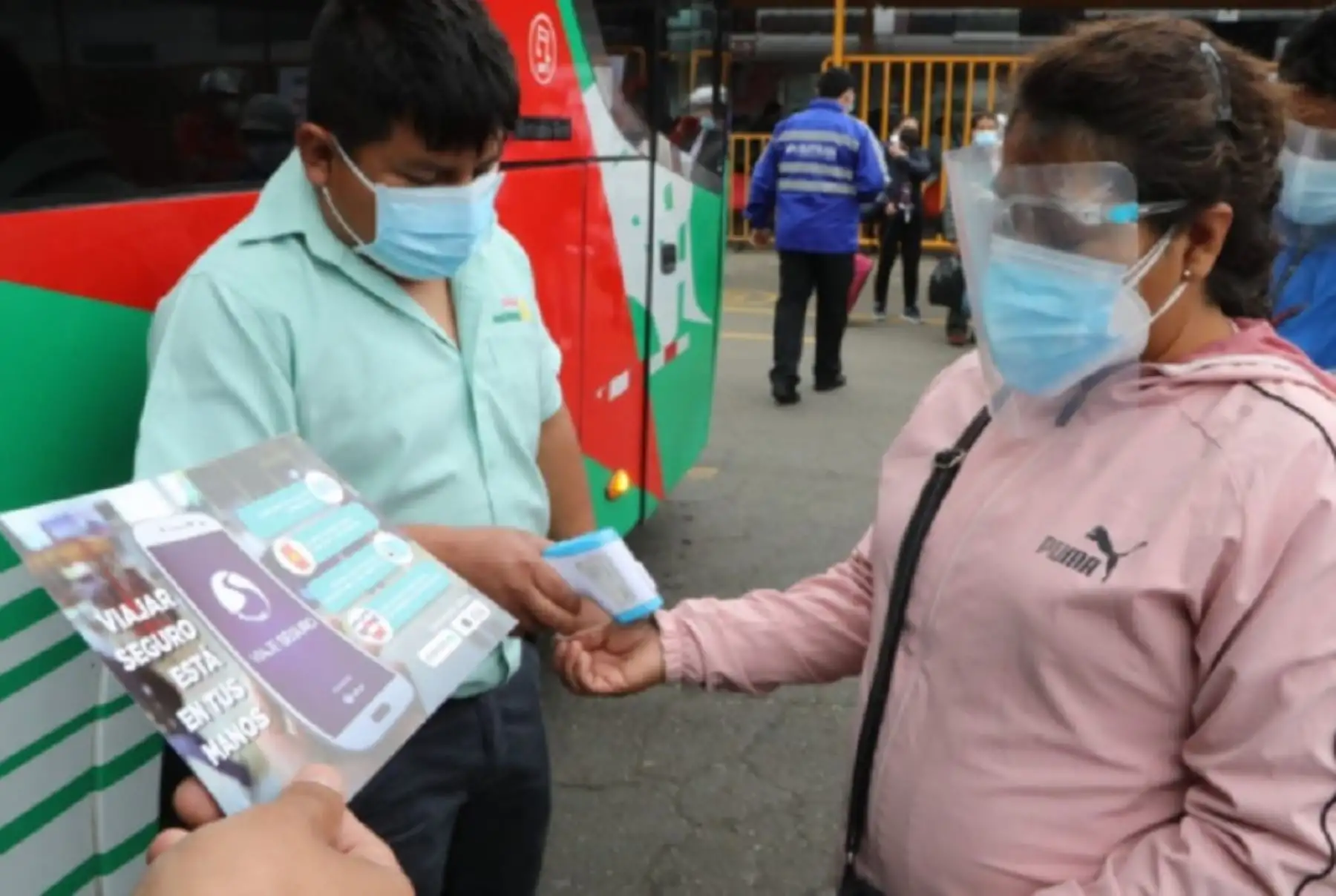 Un total de 241,980 pasajeros viajaron a diversas partes del país durante el último viernes ante el inicio del feriado largo, informó hoy la Superintendencia de Transporte Terrestre de Personas, Carga y Mercancías.