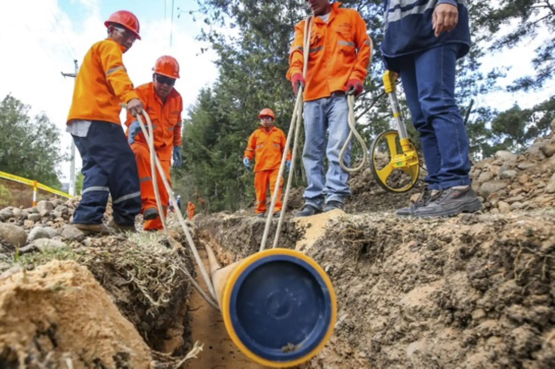 Tendido de redes de gas natural. ANDINA/Difusión