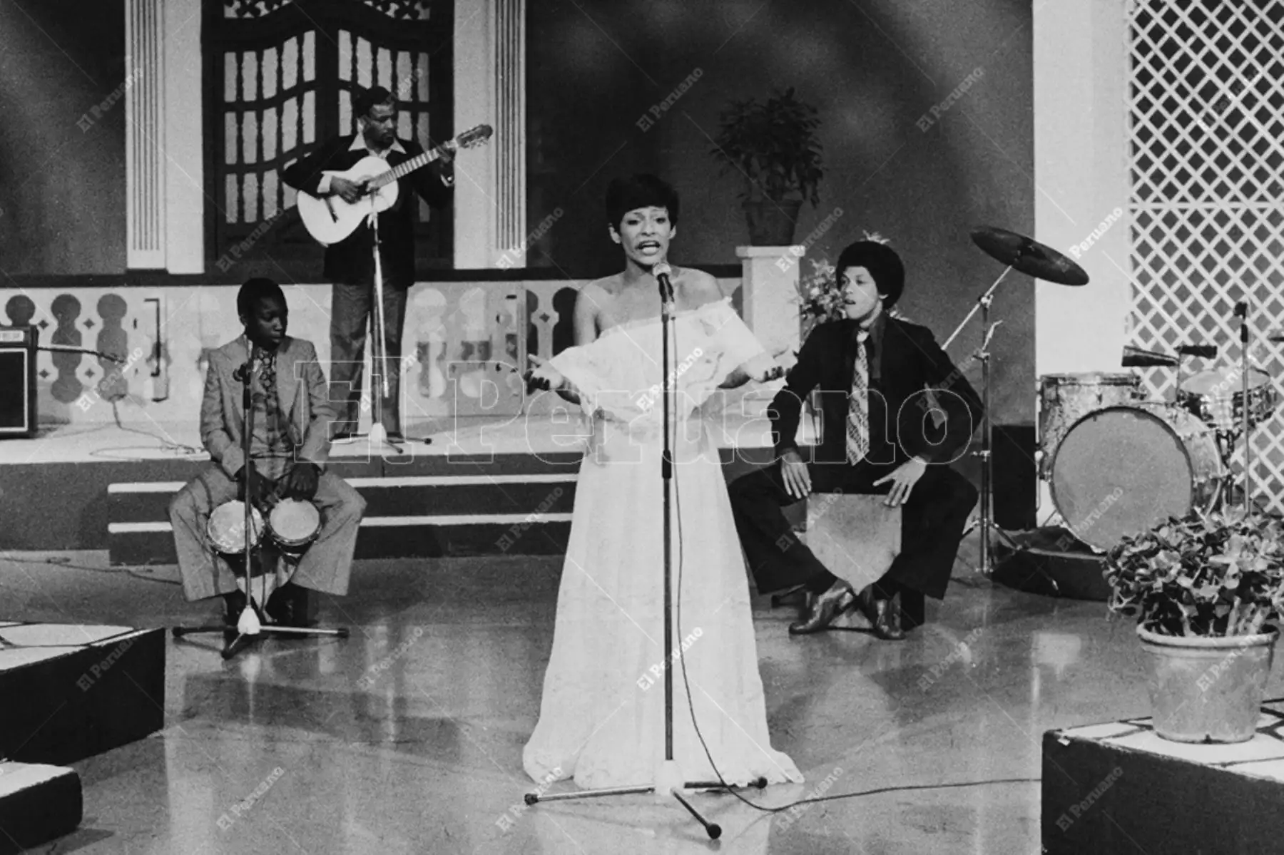 Cantante  Lucía de la Cruz, intérprete de 