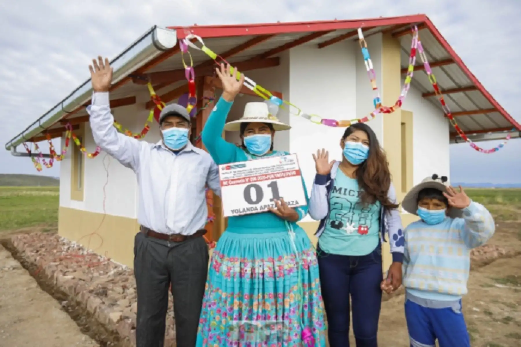 El Ministerio de Vivienda, Construcción y Saneamiento (MVCS) construyó en lo que va del año 10,868 viviendas bioclimáticas Sumaq Wasi, en beneficio de las familias de las zonas rurales en situación de pobreza extrema, y que ahora estarán protegidas de los efectos de las heladas y el friaje.