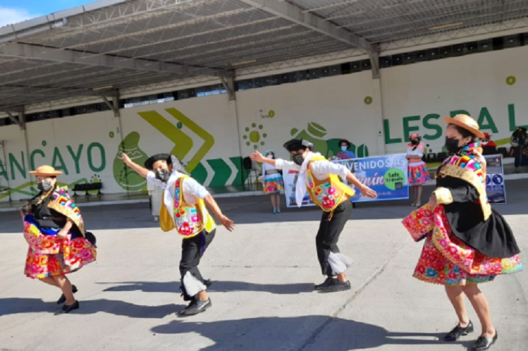 El Huaylarsh es una de las danzas emblemáticas de Huancayo, que celebra su 450 aniversario de fundación española. ANDINA/Difusión