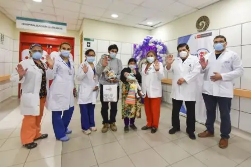 Un equipo multidisciplinario de Cirugía de Cabeza, Cuello y Maxilofacilal del Instituto Nacional de Salud del Niño San Borja, extirpó un tumor gigante en un bebé de 7 meses.