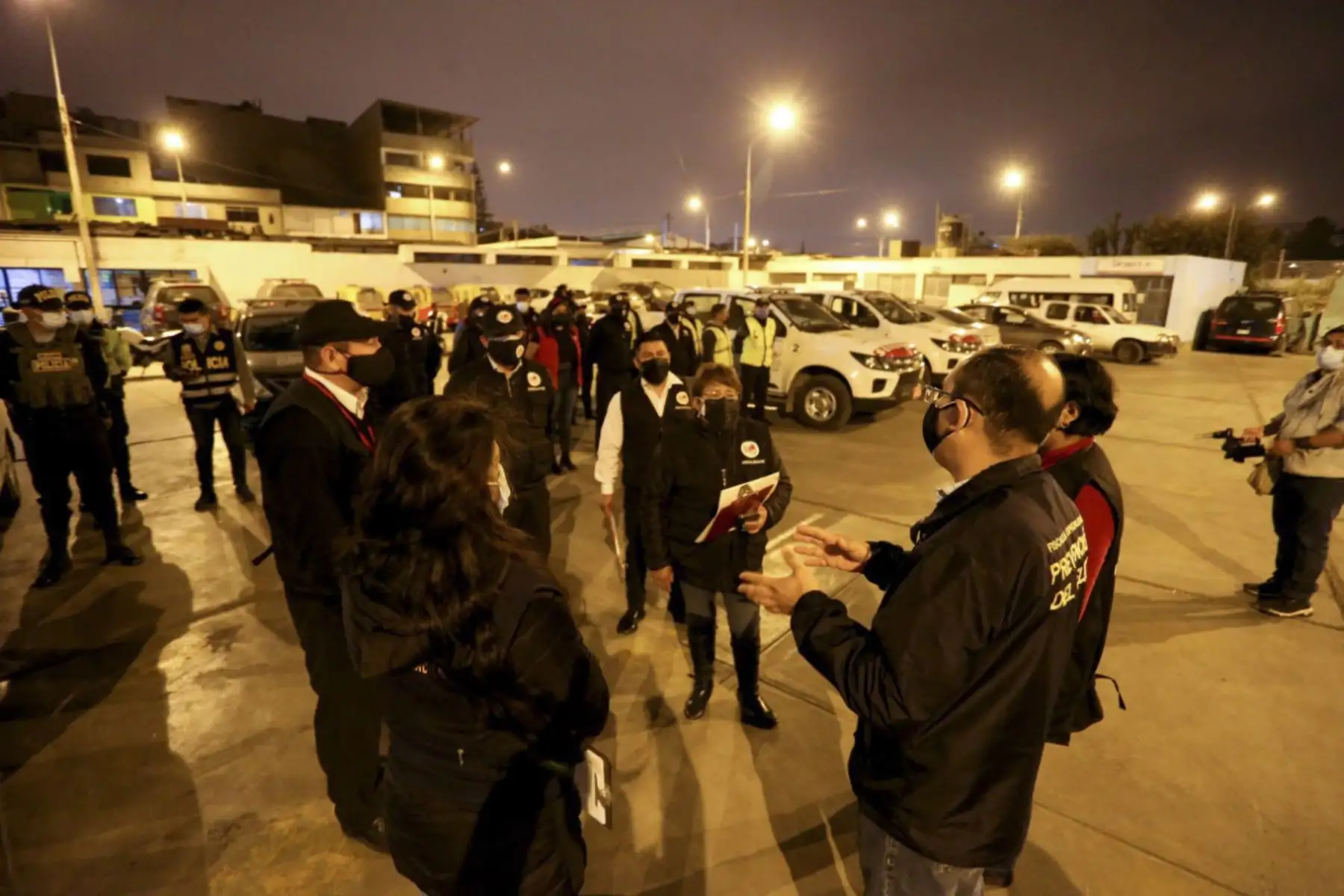 Diversos establecimientos fueron sancionados por incumplir normas de seguridad, en un operativo realizado por la municipalidad de San Juan de Miraflores, la fiscalía y la PNP, con motivo del Día de la Canción Criolla y Halloween. Foto: Municipalidad SJM