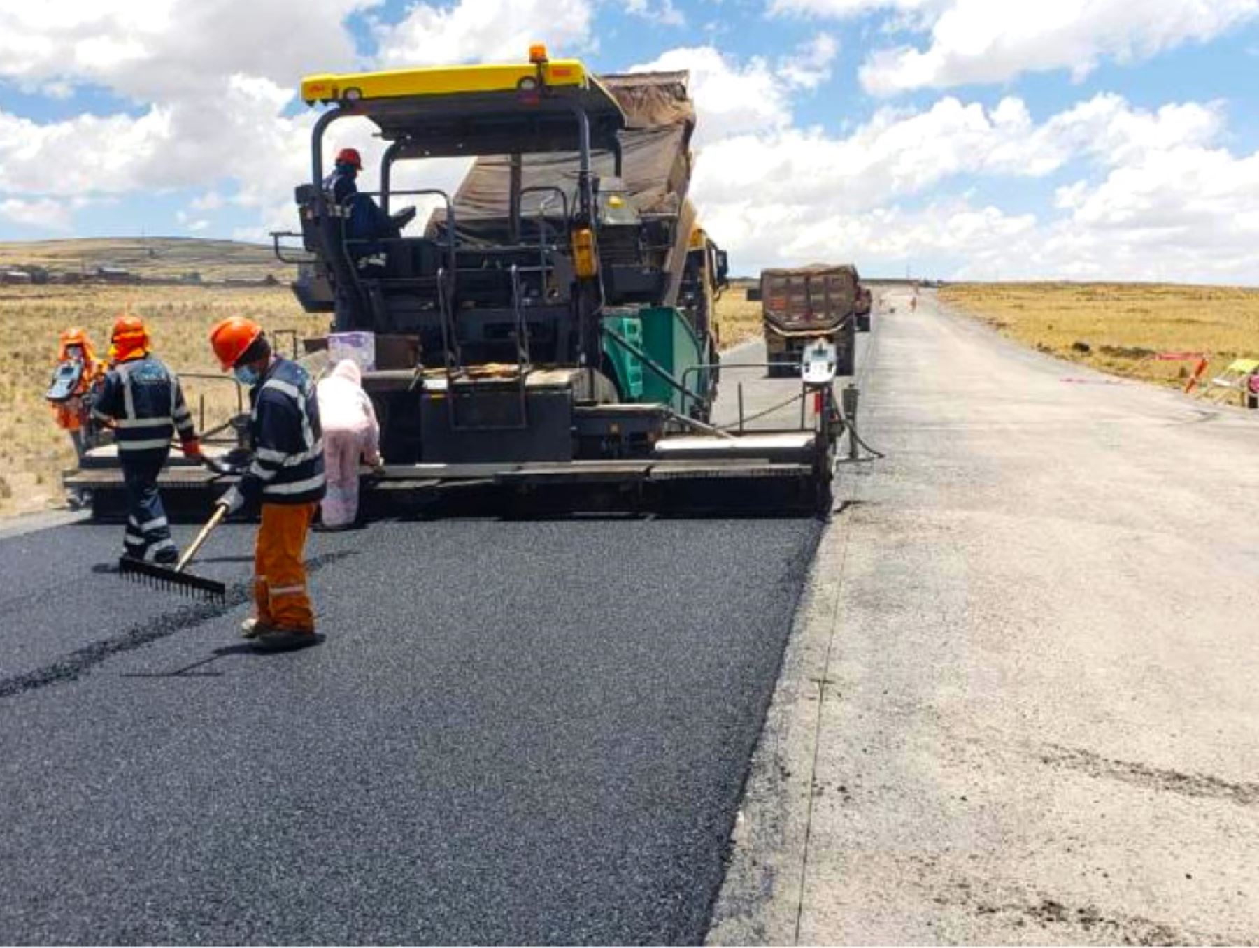 La construcción de segunda calzada de la carretera Puno-Juliaca registra un avance del 81.57 %, destacó el MTC. ANDINA/Difusión