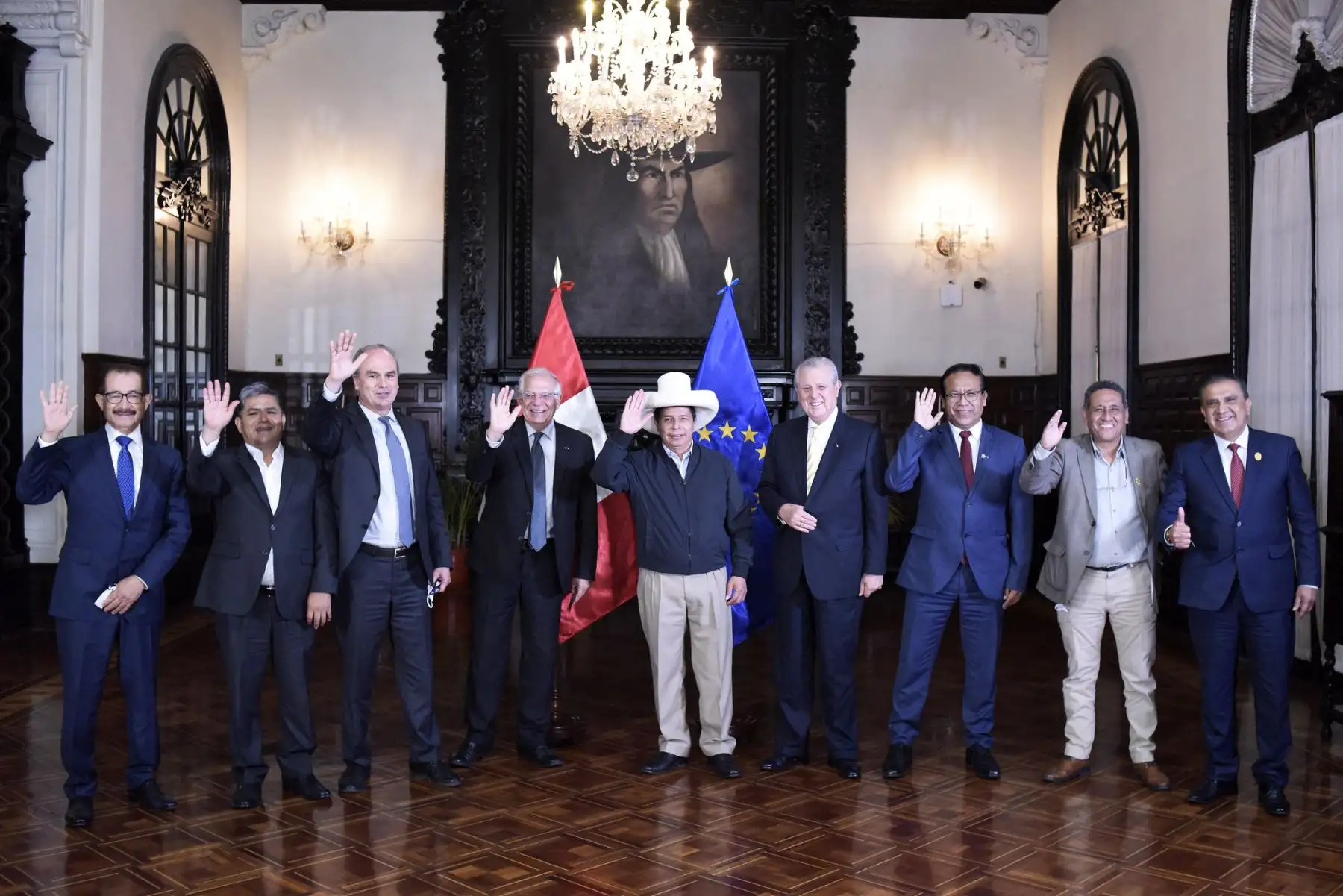 Presidente de la República, Pedro Castillo, acompañado del alto representante de la Unión Europea, Josep Borrell, sostuvo una reunión con los gobernadores Regionales de La Libertad, Cajamarca, San Martín y Ayacucho, en Palacio de Gobierno. Foto: ANDINA/Prensa Presidencia