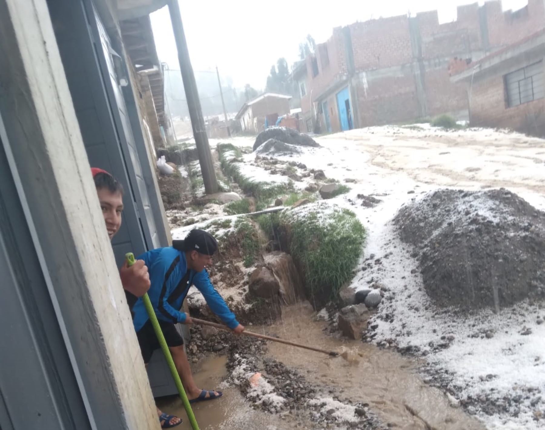 Lluvias intensas y granizada causan daños en 15 viviendas ubicadas en el centro poblado de Paccha, en la provincia de Huaraz, en Áncash.