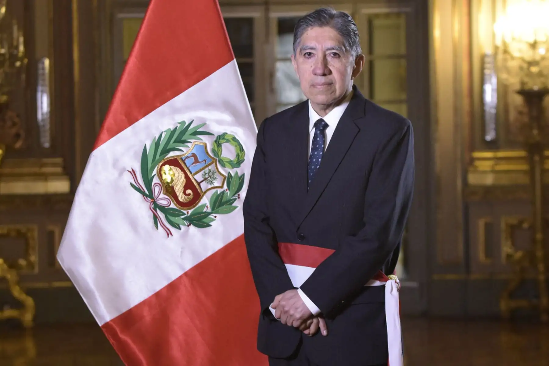 El ex fiscal supremo Avelino Guillén juró como nuevo ministro del Interior, en una ceremonia presidida por el Jefe del Estado, Pedro Castillo, en Palacio de Gobierno. Foto: Prensa Presidencia.