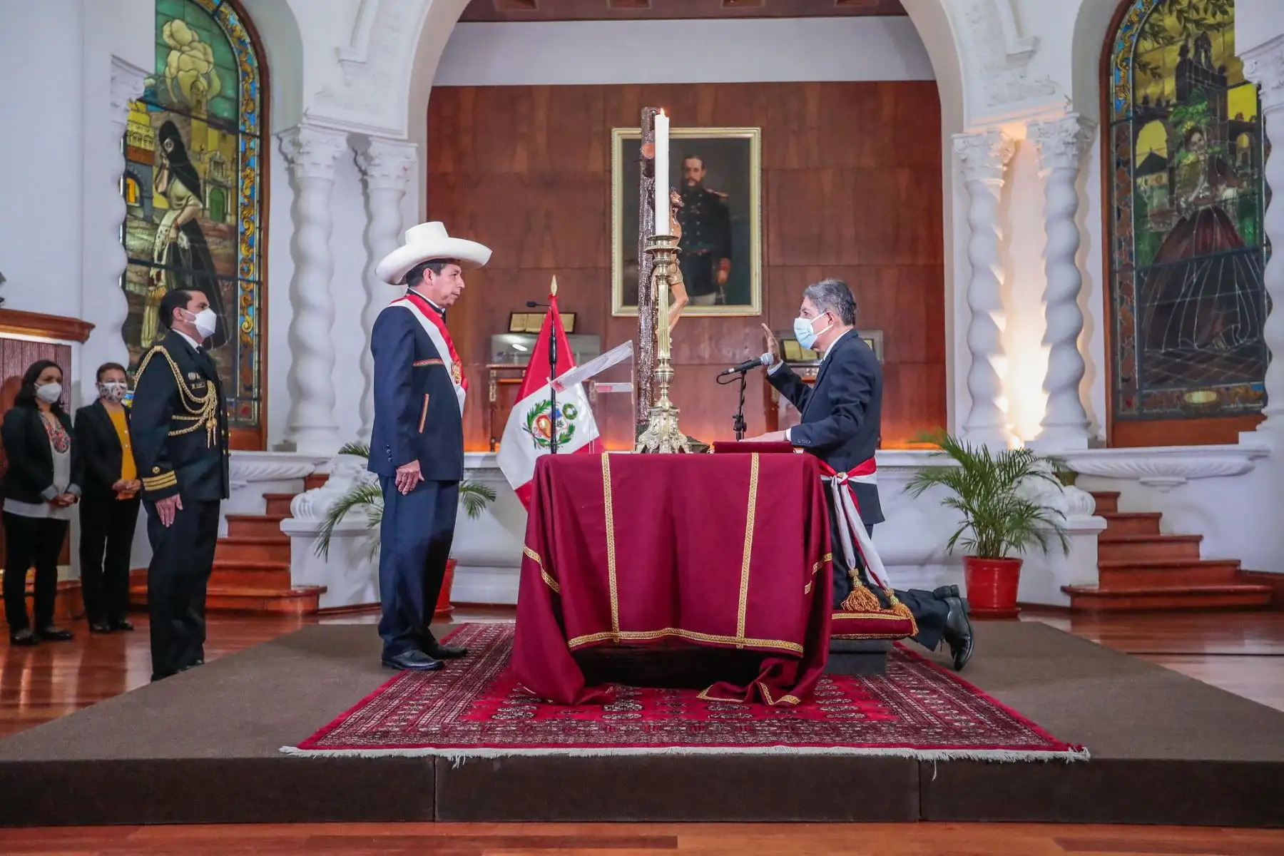 El exfiscal supremo Avelino Guillén juró como nuevo ministro del Interior en una ceremonia presidida por el jefe del Estado, Pedro Castillo, en Palacio de Gobierno. Foto: Prensa Presidencia
