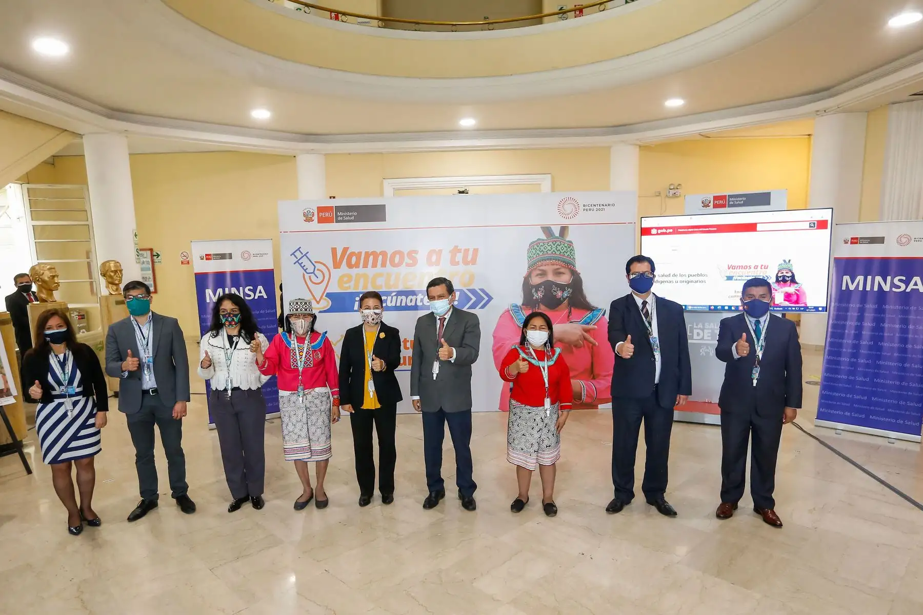 Ministro de Salud, Hernando Cevallos y Ministra de Cultura, Gisela Ortiz participan en el lanzamiento del portal web denominado: “La salud de Pueblos Indígenas u Originarios”.
Foto: Minsa