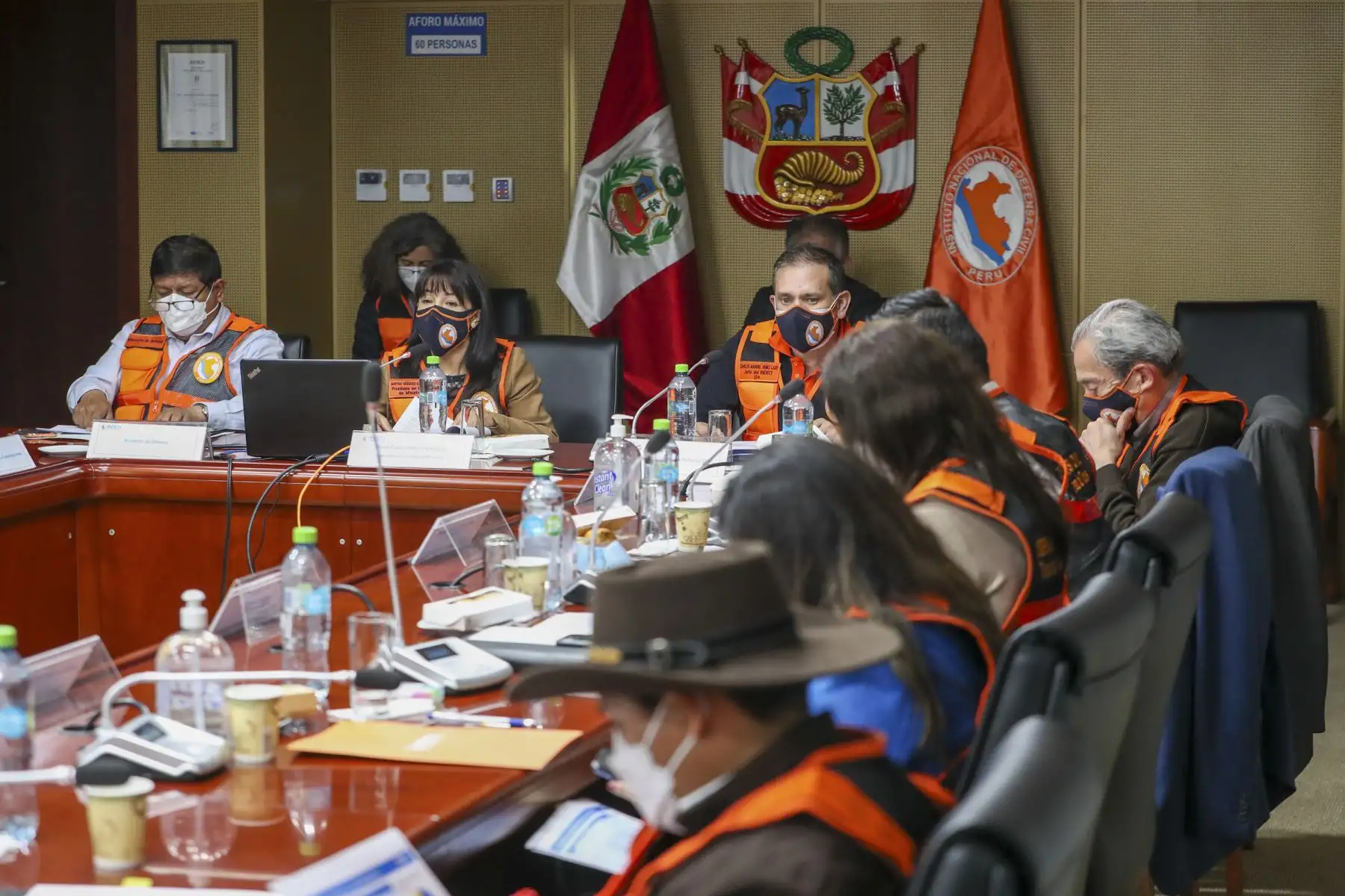 La presidenta del Consejo de Ministros, Mirtha Vásquez, junto ministros de Estado, participó en la sesión del Conagerd que se desarrolla en el marco de la Simulación por Desastre de Gran Magnitud y Simulación Regional Multipeligro en las instalaciones del COEN. Foto: ANDINA/PCM