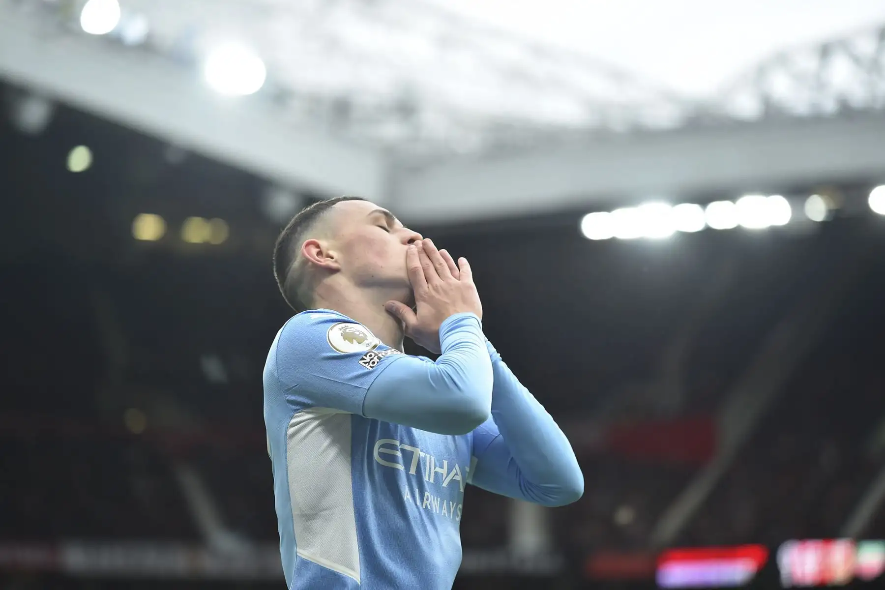 Phil Foden del Manchester City reacciona durante el partido de la Premier League. Foto: EFE