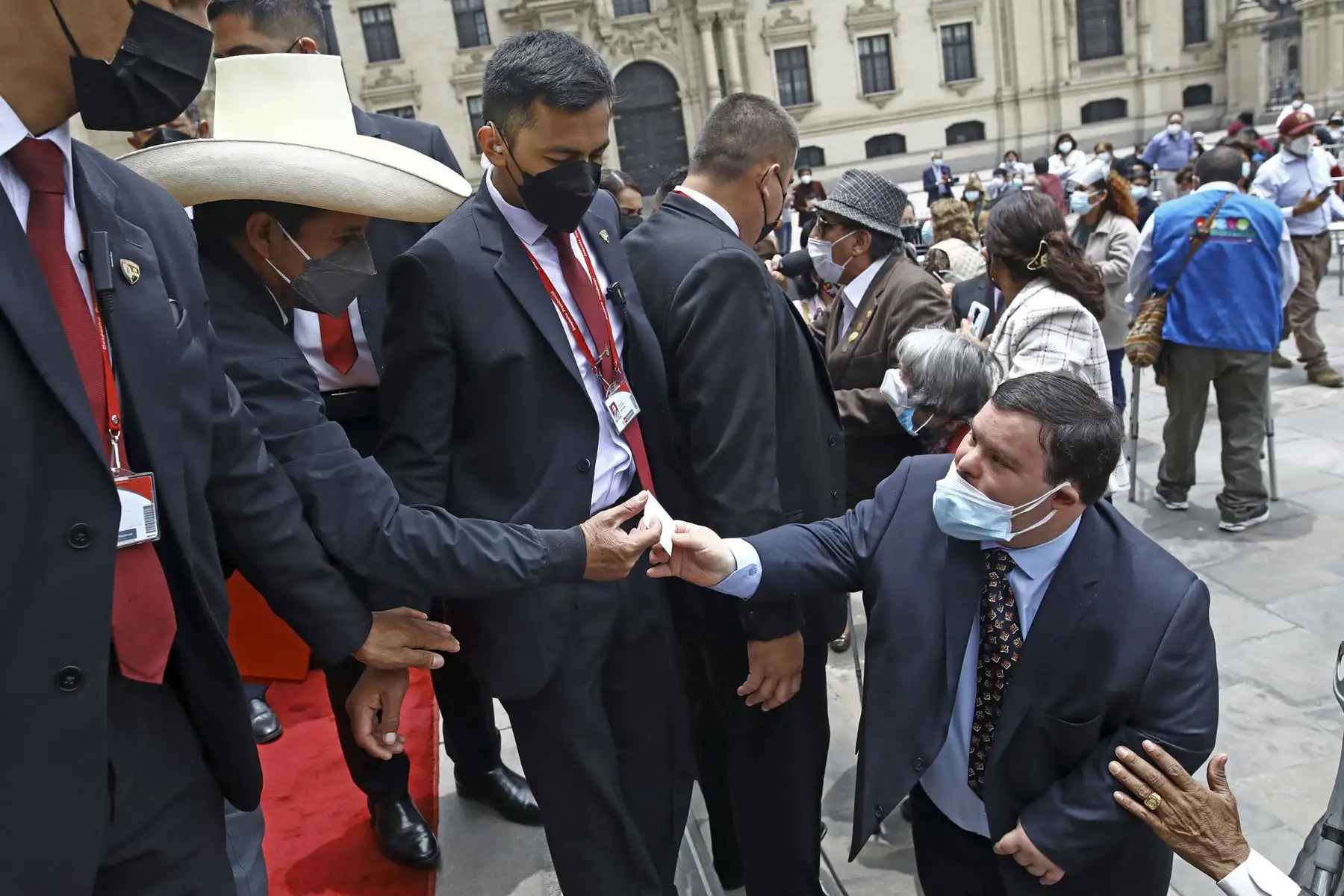 El jefe de Estado, Pedro Castillo, participó en el primer encuentro presidencial con organizaciones sociales de personas con discapacidad en el Patio de Honor de Palacio de Gobierno. Foto: ANDINA/Prensa Presidencia