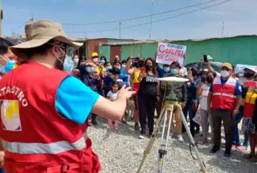 El Organismo de Formalización de la Propiedad Informal (Cofopri) en coordinación con la Municipalidad Provincial del Santa acordaron el inicio de las acciones de formalización y trabajo técnico en los 12 pueblos ubicados en las 217 hectáreas del distrito de Nuevo Chimbote, que beneficiaría a más de 2,800 pobladores.