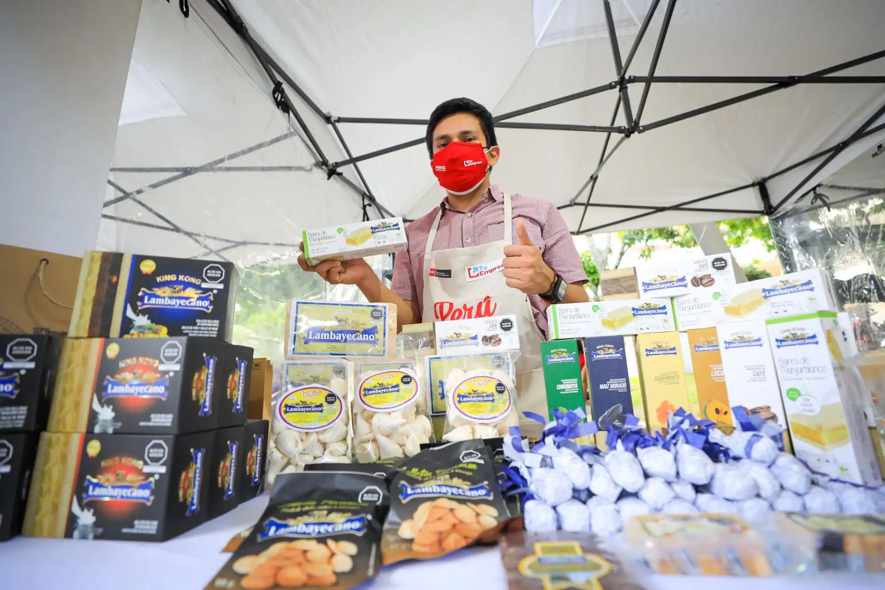 Desde la provincia de Jaén, el ministro de la Producción, Rogger Incio, visita la ExpoCafé Cajamarca 2021, evento donde caficultores de la región muestran su producción a empresarios, a fin de lograr oportunidades de negocios en mercados nacionales e internacionales. Esta es una iniciativa público-privada que busca promover la cadena de valor del café de la región Cajamarca, a fin de lograr el desarrollo y reconocimiento de su alta calidad en el mercado local e internacional. Foto: ANDINA/Prensa Presidencia