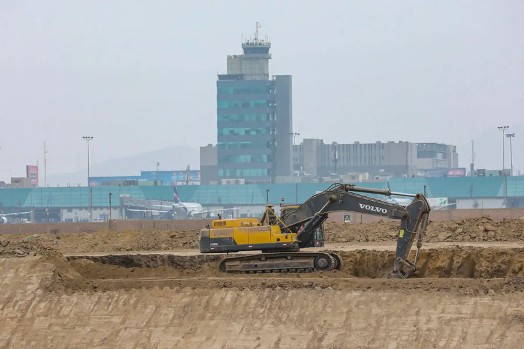 Obras en Aeropuerto Internacional Jorge Chávez.