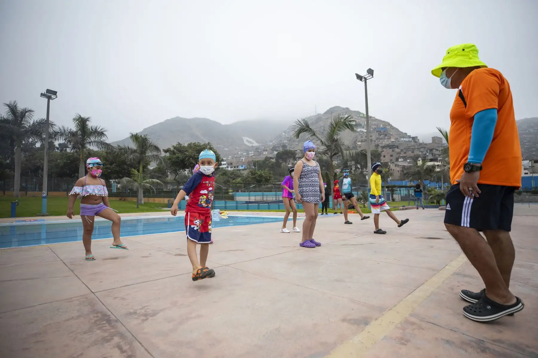 Con la finalidad de promover la actividad deportiva y recreativa al aire libre, de manera segura; el Servicio de Parques de Lima (Serpar), anuncia el retorno de sus escuelas de natación en los clubes zonales. Foto: ANDINA/Municipalidad de Lima