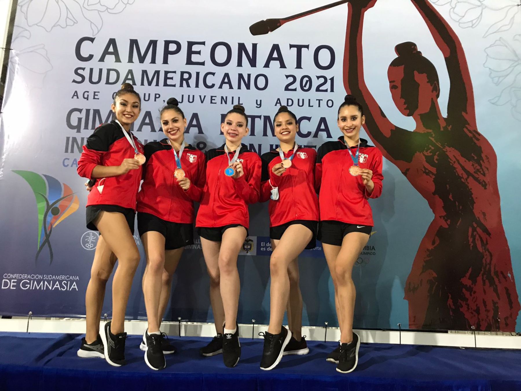 Selección peruana de gimnasia rítmica gana medallas