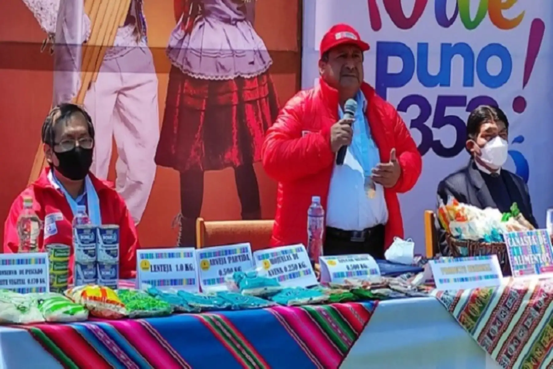Viceministro Prestaciones Sociales del Midis, William Contreras, acudió a Puno para verificar entrega de alimentos.