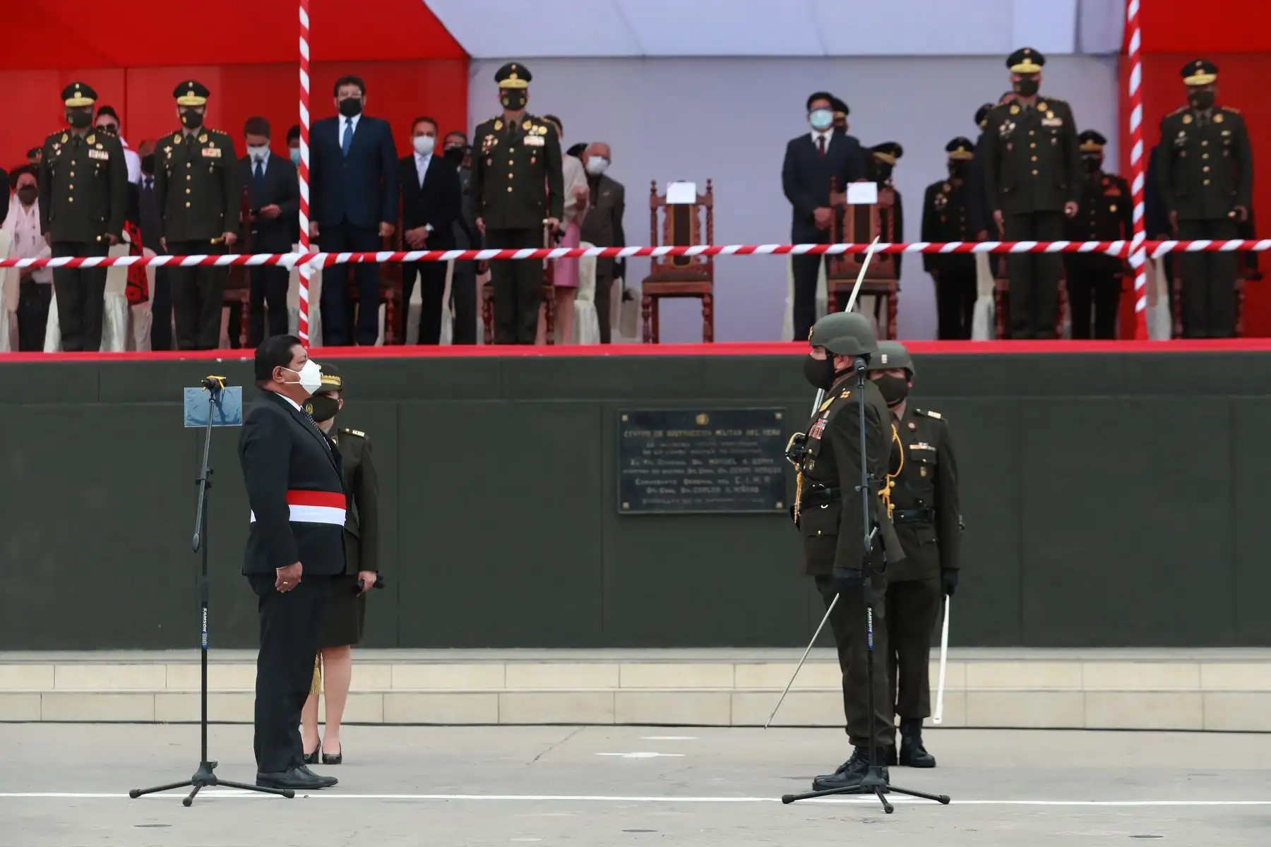 Ministro de Defensa, Walter Ayala, preside ceremonia de reconocimiento al General Walter Horacio Córdova Alemán como Comandante General del Ejército del Perú.
Foto: Mindef