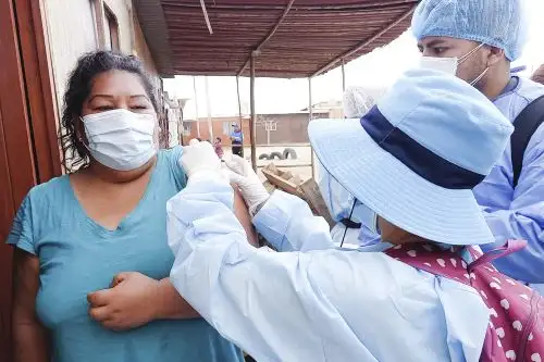 La Red de Salud Pacífico Sur desplazó 11 equipos multidisciplinarios para poner en marcha el plan piloto regional “Llegamos a tu comunidad”. Foto: ANDINA/Difusión