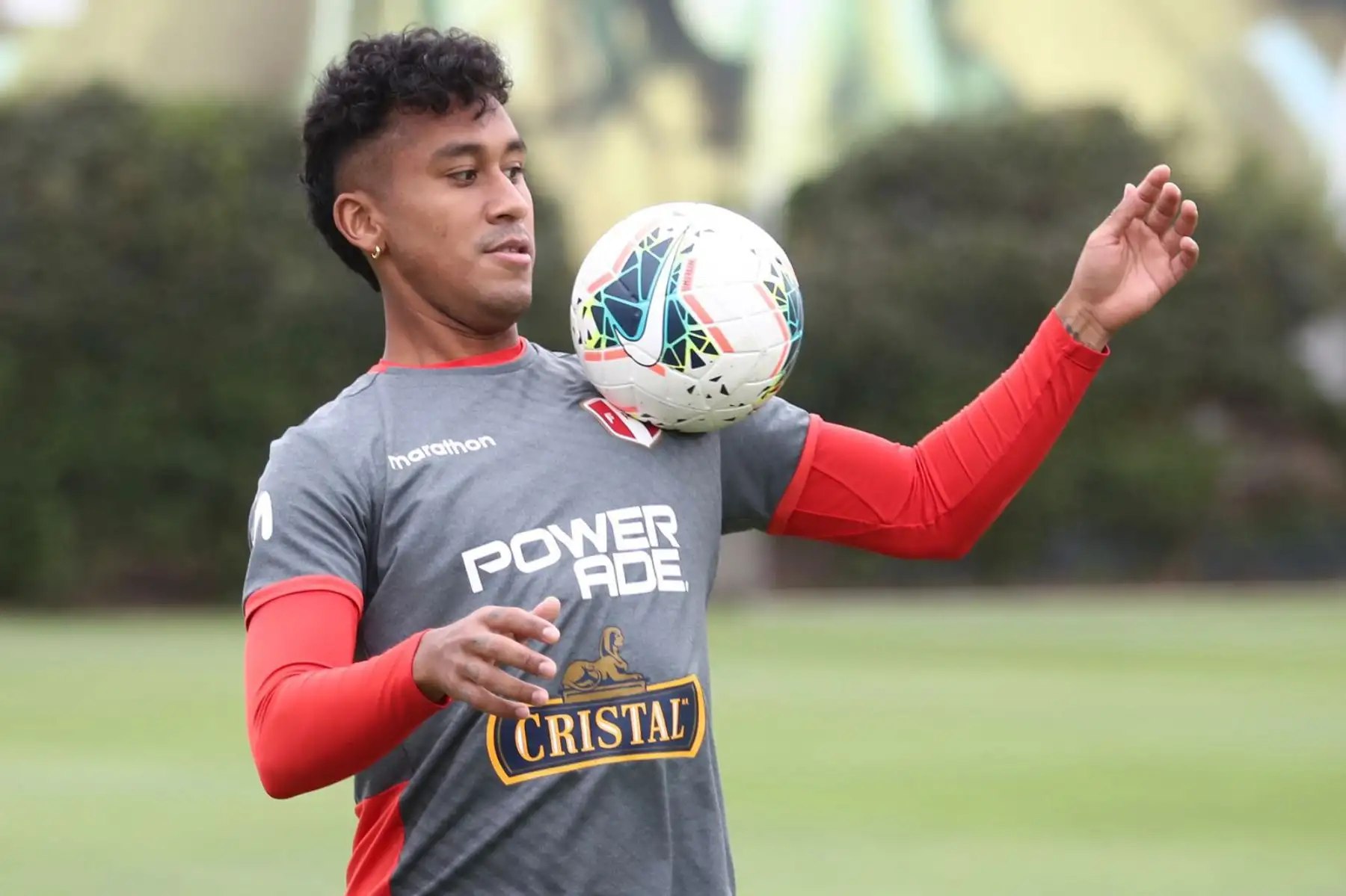 Renato Tapia. La selección peruana continúa sus entrenamientos para enfrentar a Bolivia este jueves en el Estadio Nacional. Foto: FPF
