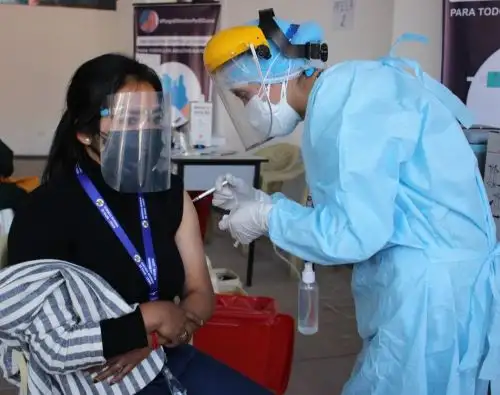 Más de 41,000 personas recibieron la vacuna contra el covid-19 en dos días, en su mayoría adolescentes de 12 a 17 años, resaltó la Geresa Cusco.