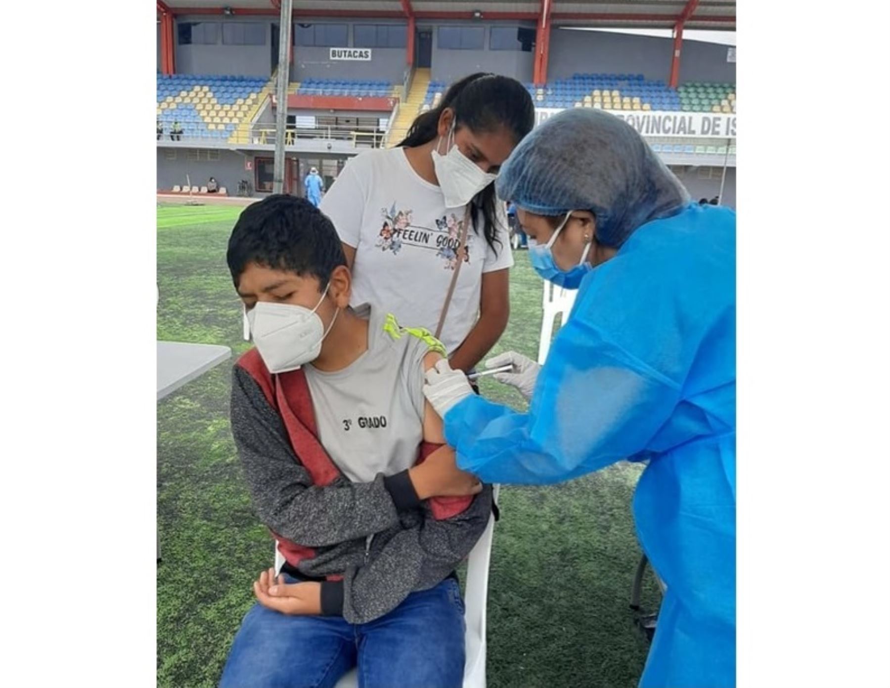 Arequipa suspende labores escolares para facilitar que los adolescentes reciban la segunda dosis de la vacuna contra el covid-19. Foto: ANDINA/Difusión.