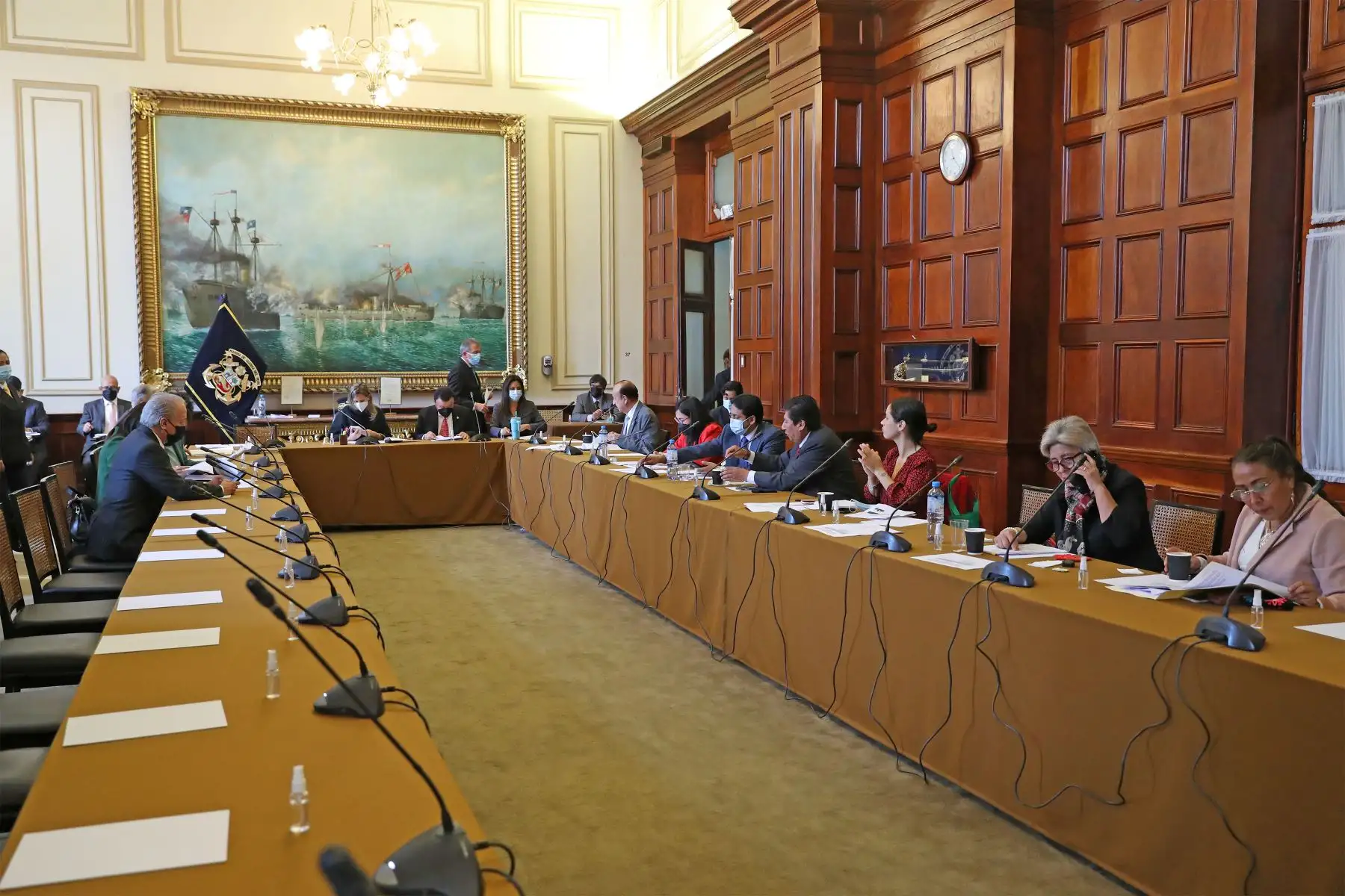 Sesión del Consejo Directivo del Congreso de la República, presidido por María del Carmen Alva Prieto, presidenta del poder legislativo y la participación presencial y virtual de congresistas de las diferentes bancadas.
Foto: Congreso