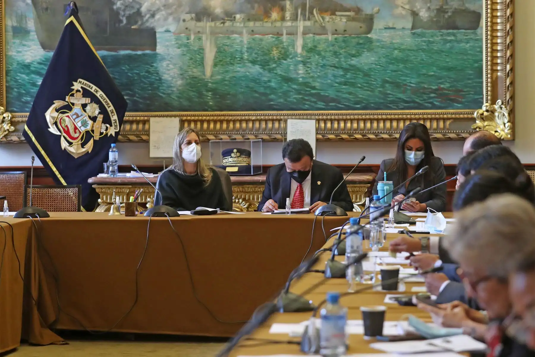 Sesión del Consejo Directivo del Congreso de la República, presidido por María del Carmen Alva Prieto, presidenta del poder legislativo y la participación presencial y virtual de congresistas de las diferentes bancadas.
Foto: Congreso