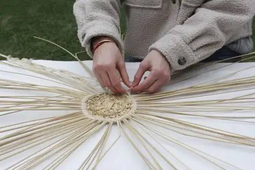 Alejandra Ortiz realizará taller de tejido en Dédalo Arte & Artesanía.