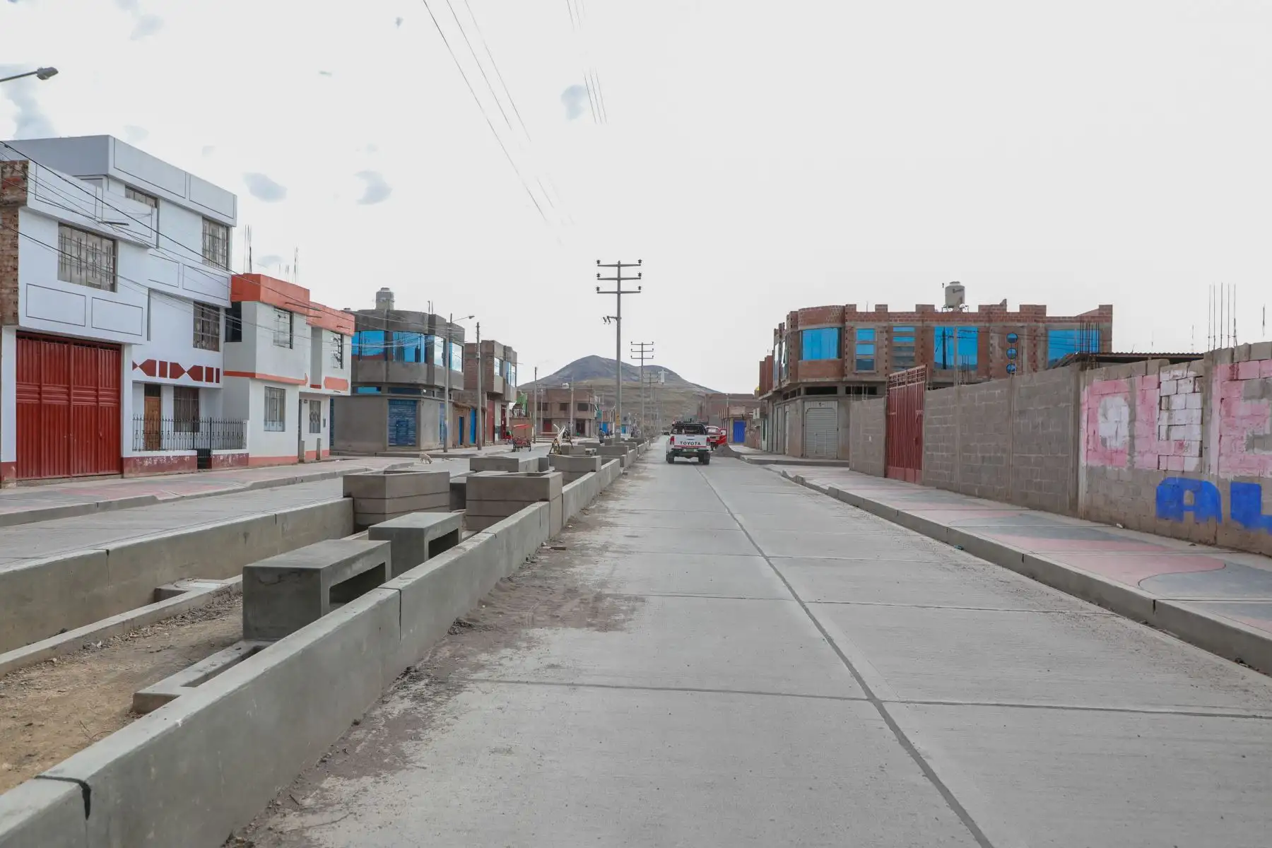 El contralor general, Nelson Shack, viene visitando las provincias de Azángaro y Melgar donde se reunió con las autoridades de las respectivas municipalidades provinciales, representantes de la Sociedad Civil y supervisó obras emblemáticas de interés para la ciudadanía.
Foto: CONTRALORIA