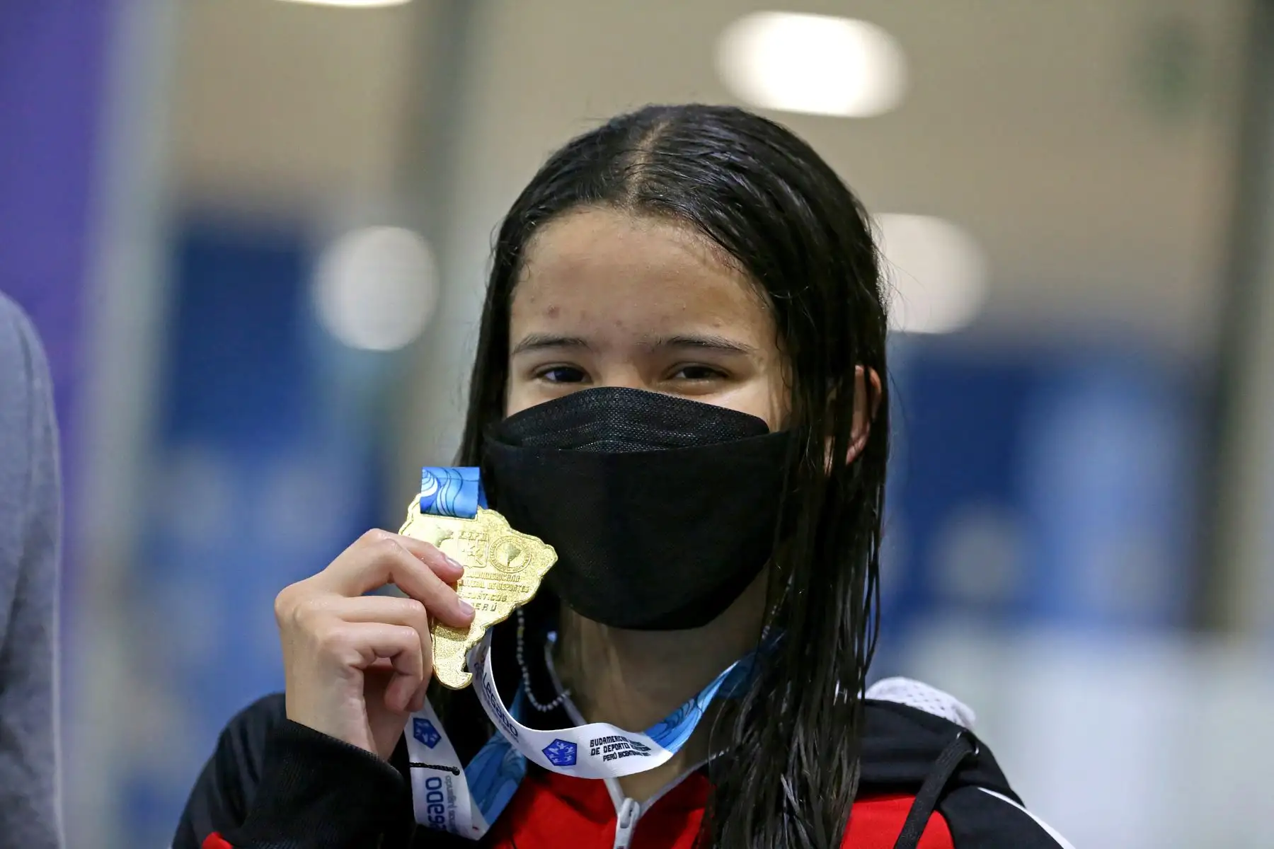 Alexia Sotomayor gana segunda medalla de oro para Perú en natación, modalidad de 200 metros espalda, en el Sudamericano Juvenil de Deportes Acuáticos. Foto: Legado / Germán Falcón