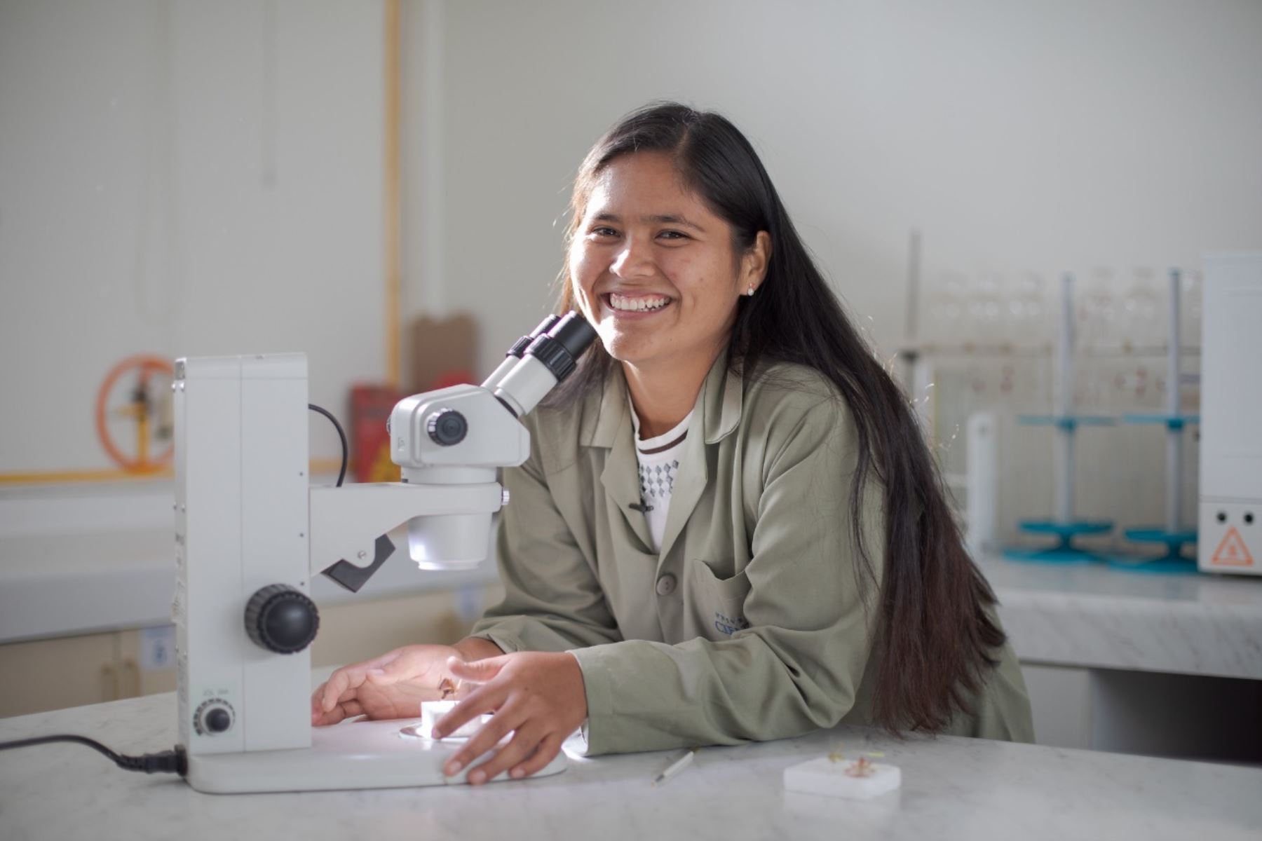 En el Perú solo el 34% de investigadores registrados son mujeres y el 65% de ellas están centralizadas en Lima.
