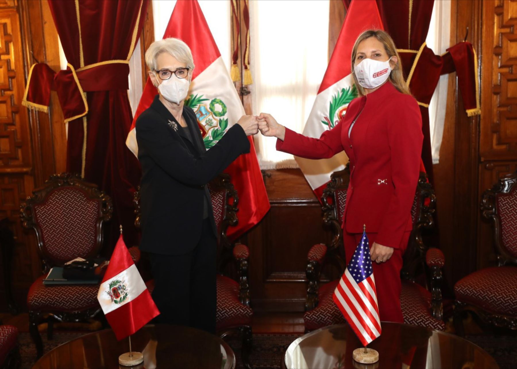 Vicesecretaria de Estado de Estados Unidos, Wendy Sherman, se reunió con la presidenta del Congreso, María del Carmen Alva.